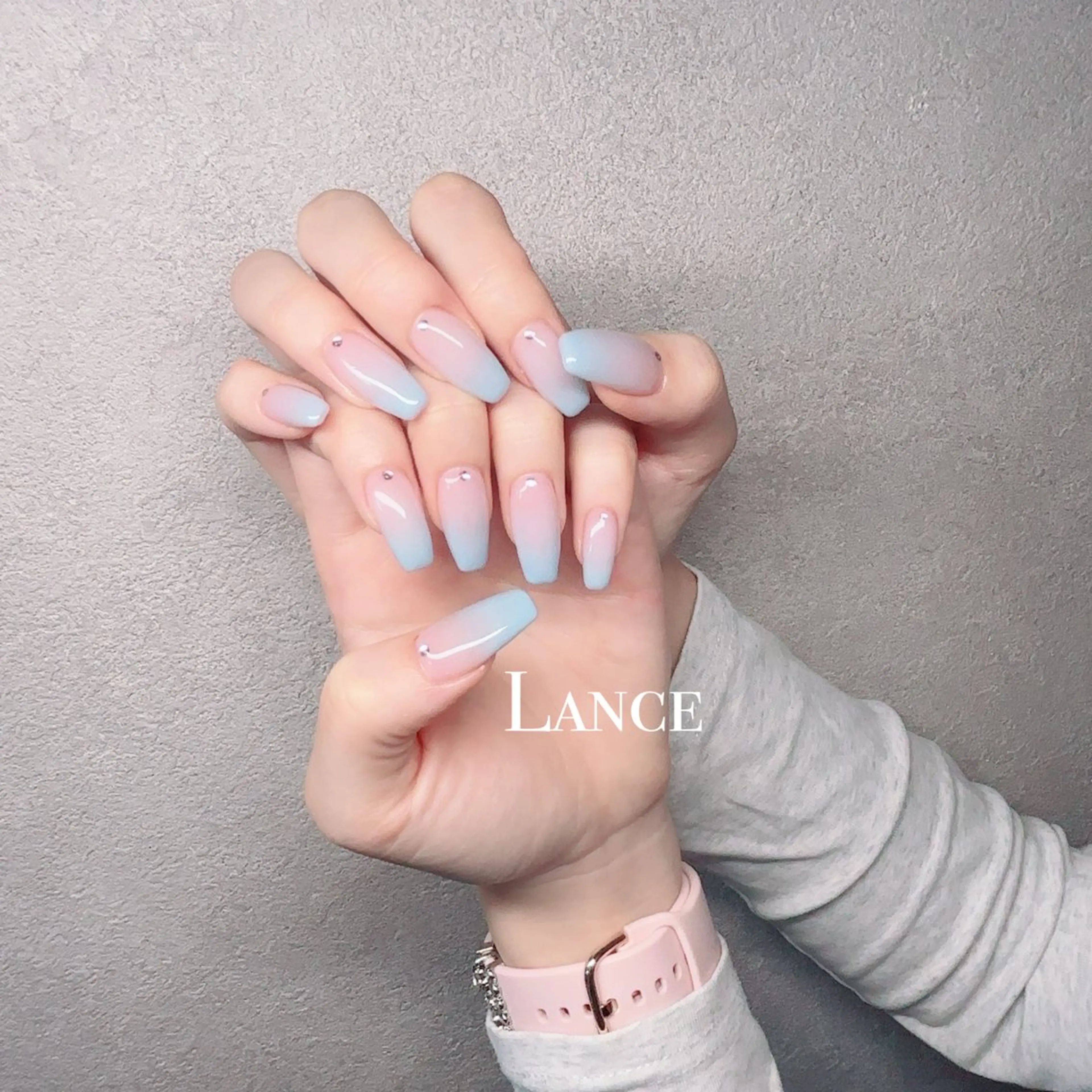 ネイル オーロラネイル フットネイル 氷ネイル・うるうるネイル キラキラネイル 韓国ネイル ハンドネイル Lance nailのネイルデザイン