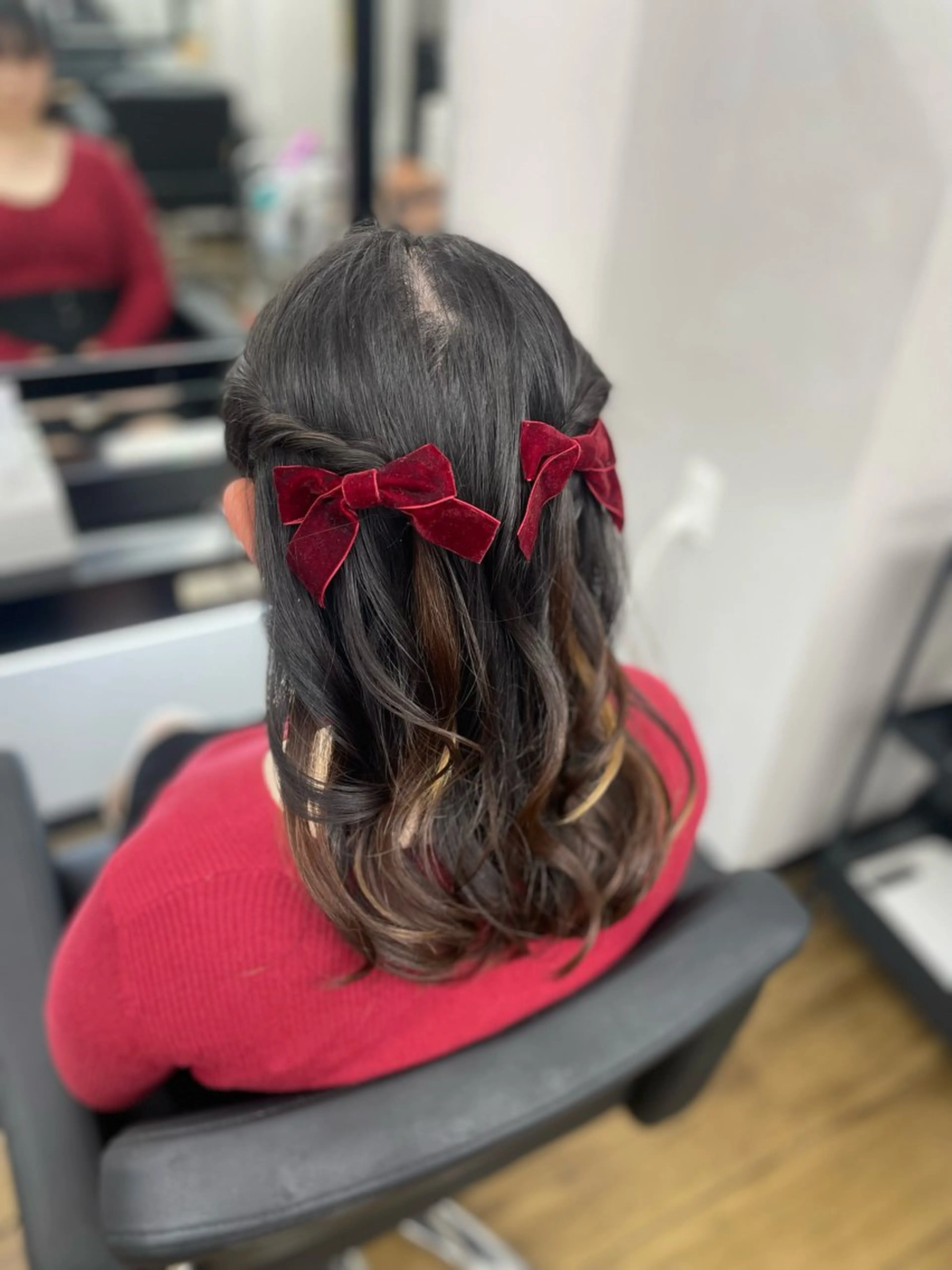 セミロング 𝙃𝘼𝙍𝙐🎀 韓国×エクステのヘアスタイル