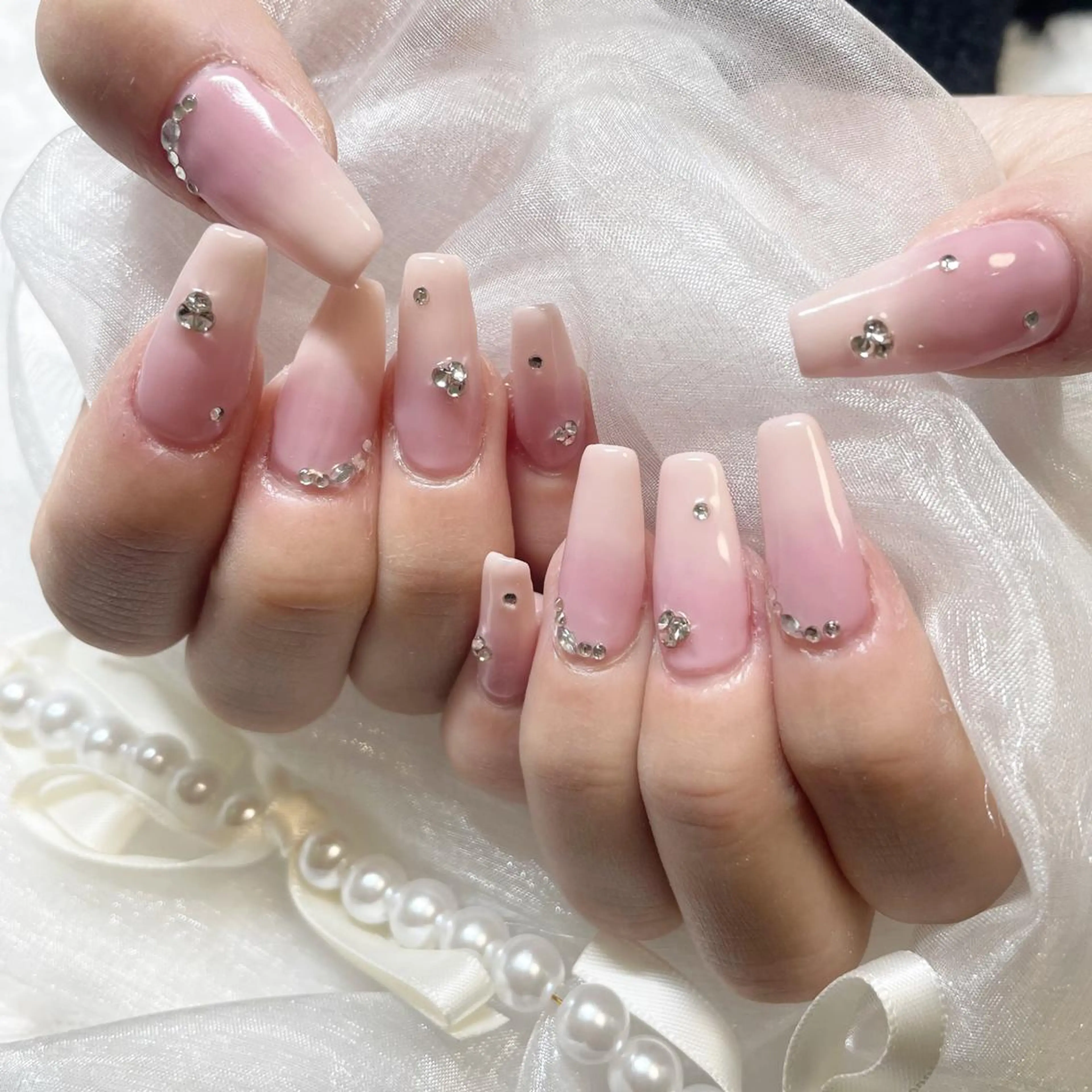 ネイル ジェルネイル 韓国ネイル 持ち込み ワンカラーネイル ワンホンネイル ハンドネイル fiore nail 🦋のネイルデザイン