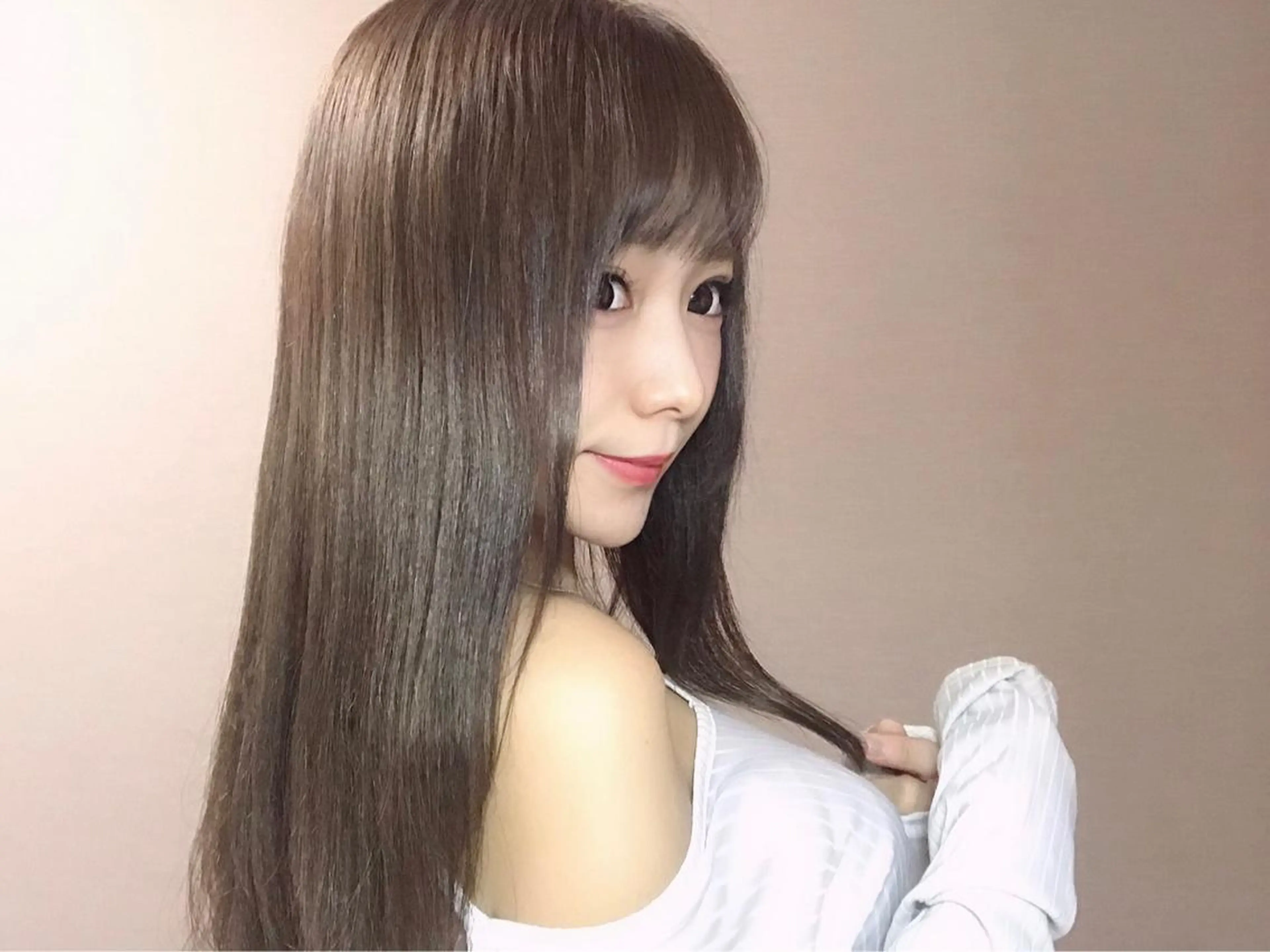 ロング アッシュ ハイライト レイヤーカット ヘアカラー トリートメント Selene hair OSAKAのヘアスタイル