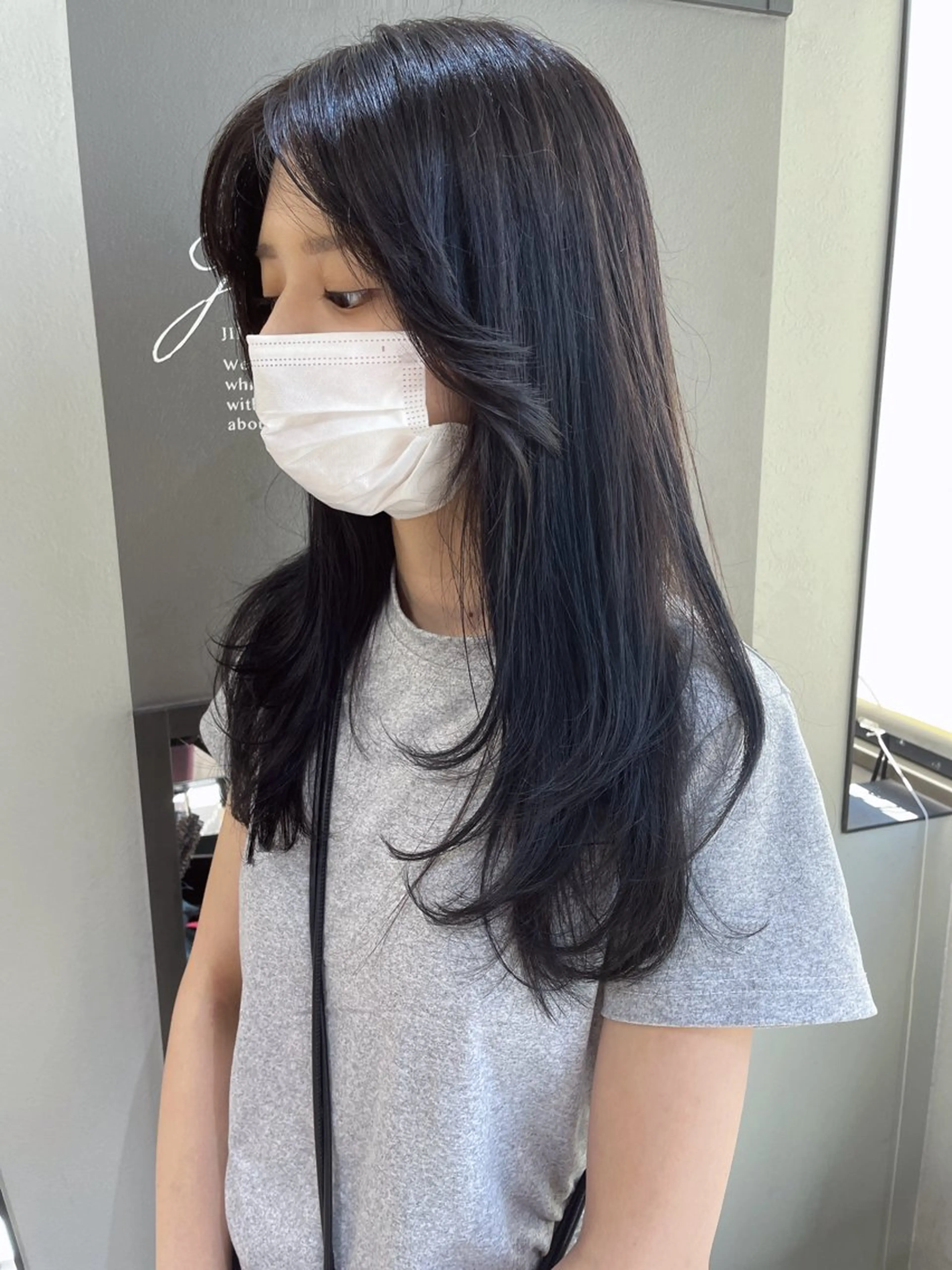 ロング カラー レイヤーカット AIRI layer cut hairのヘアスタイル
