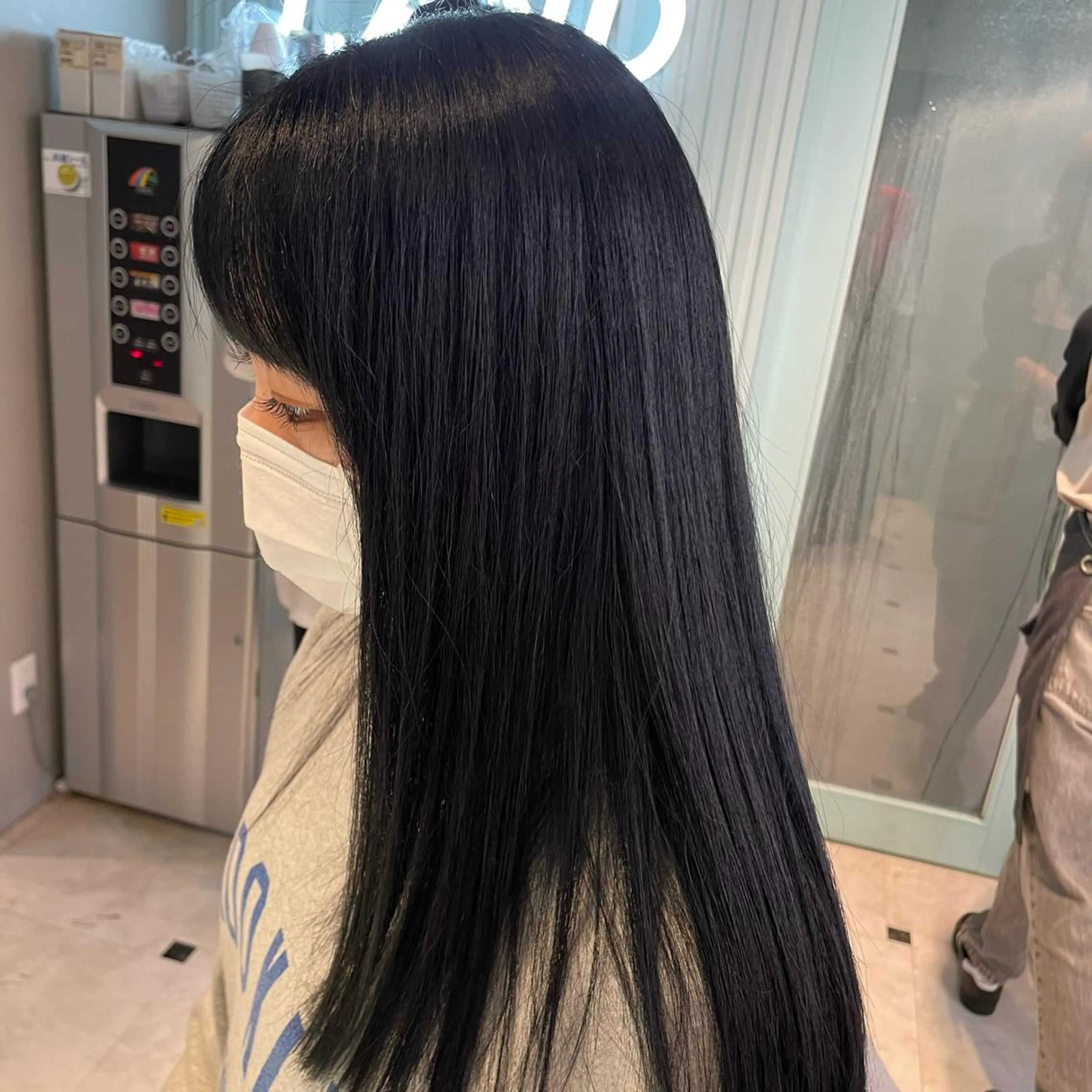 セミロング ヘアカラー トリートメント 透明感・トレンドヘア 🫧SENDAI🫧のヘアスタイル