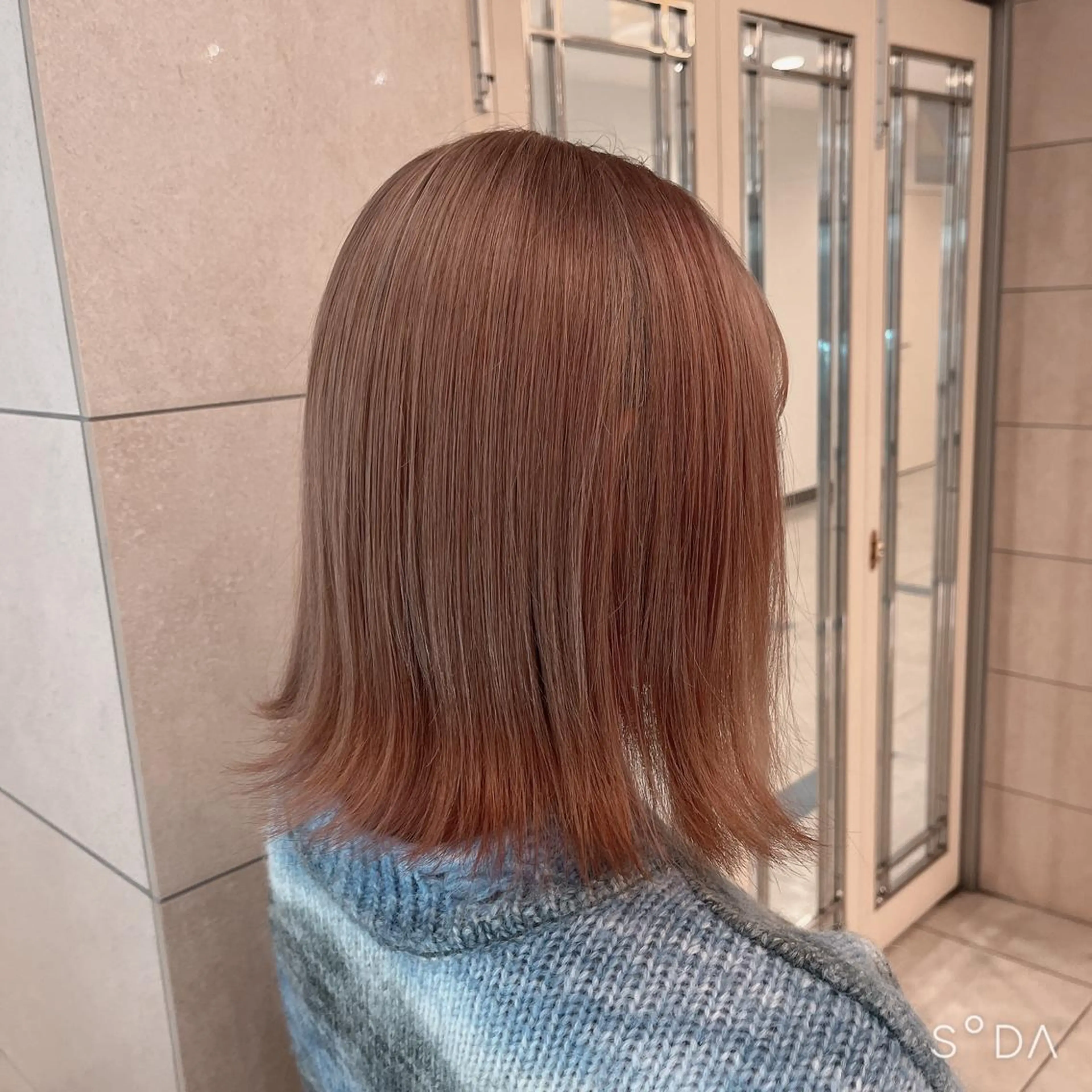 ミディアム カラー ベージュカラー ブリーチ ピンクカラー ピンクベージュ 韓国風ヘア 後藤 瑞季のヘアスタイル