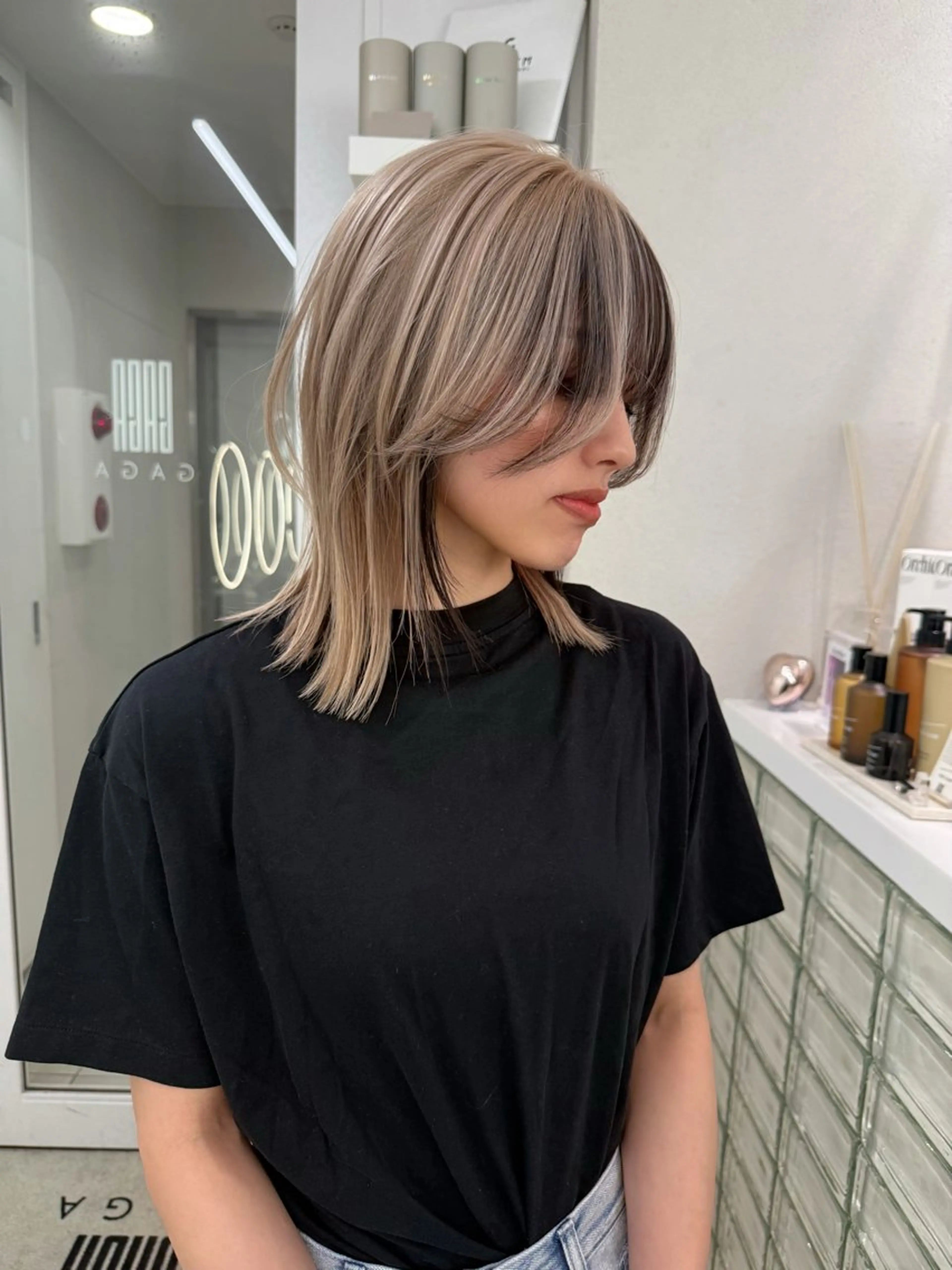 ミディアム ハイトーンボブ Mizuki.のヘアスタイル