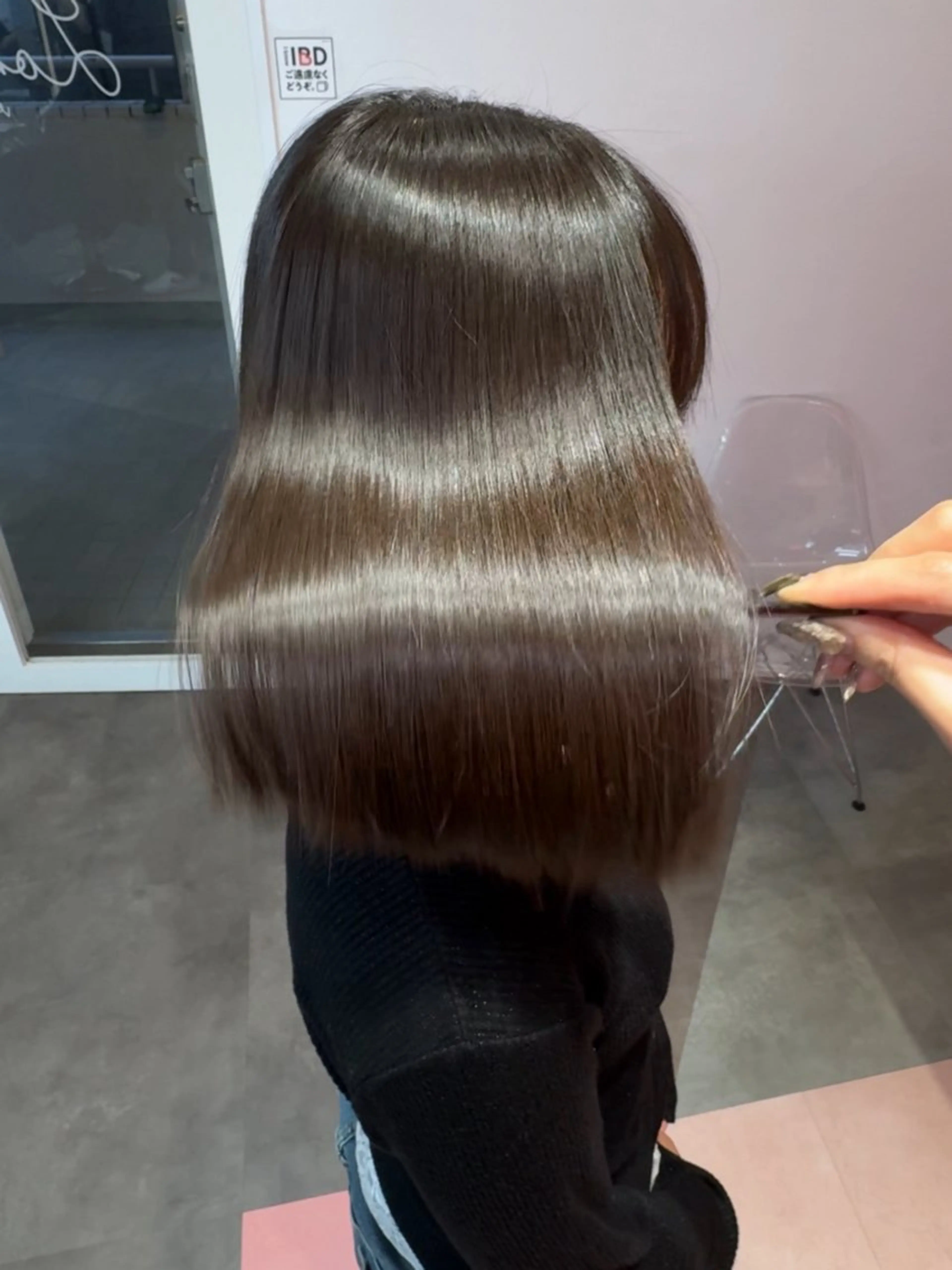 ミディアム カット 縮毛矯正 トリートメント 莉乃/縮毛矯正/髪質 改善/艶カラーのヘアスタイル