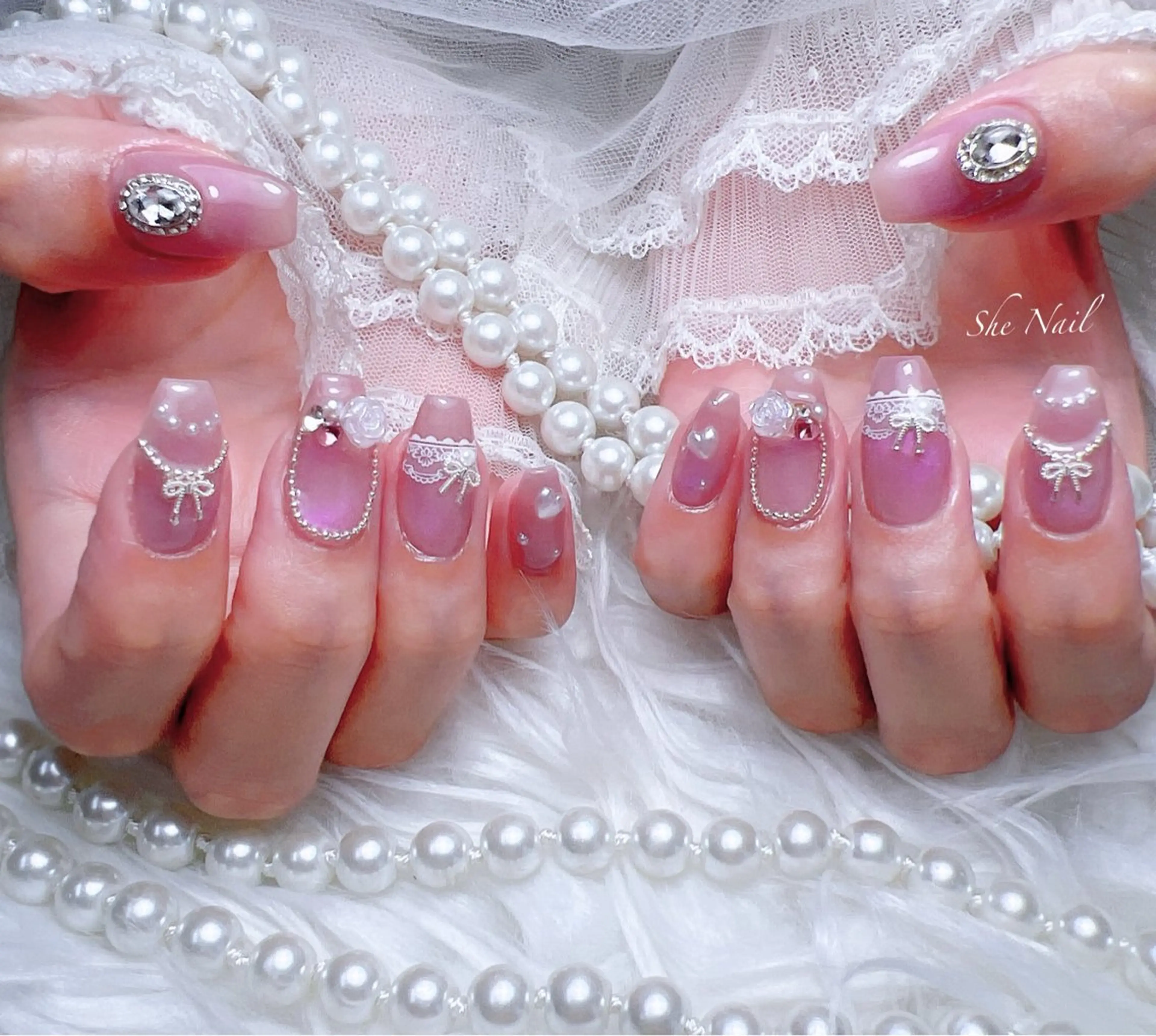 ネイル チークネイル ドット 長さ出し フラッシュネイル マグネットネイル ハンドネイル She   Nail所属・ISA_ BELLAのネイルデザイン