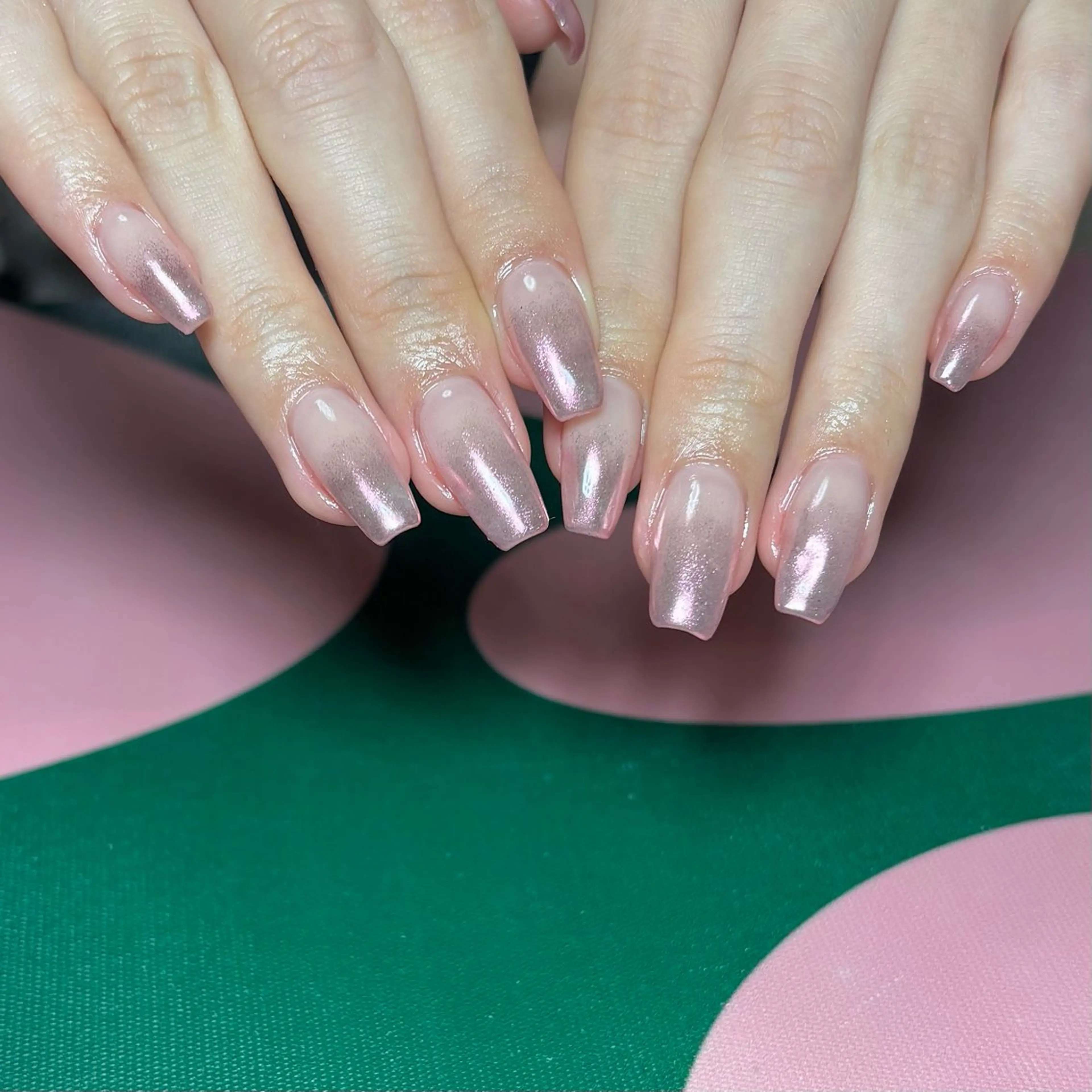 ネイル グラデーション ミラーネイル ハンドネイル Nailsalon BLOOM🌷 山崎のネイルデザイン
