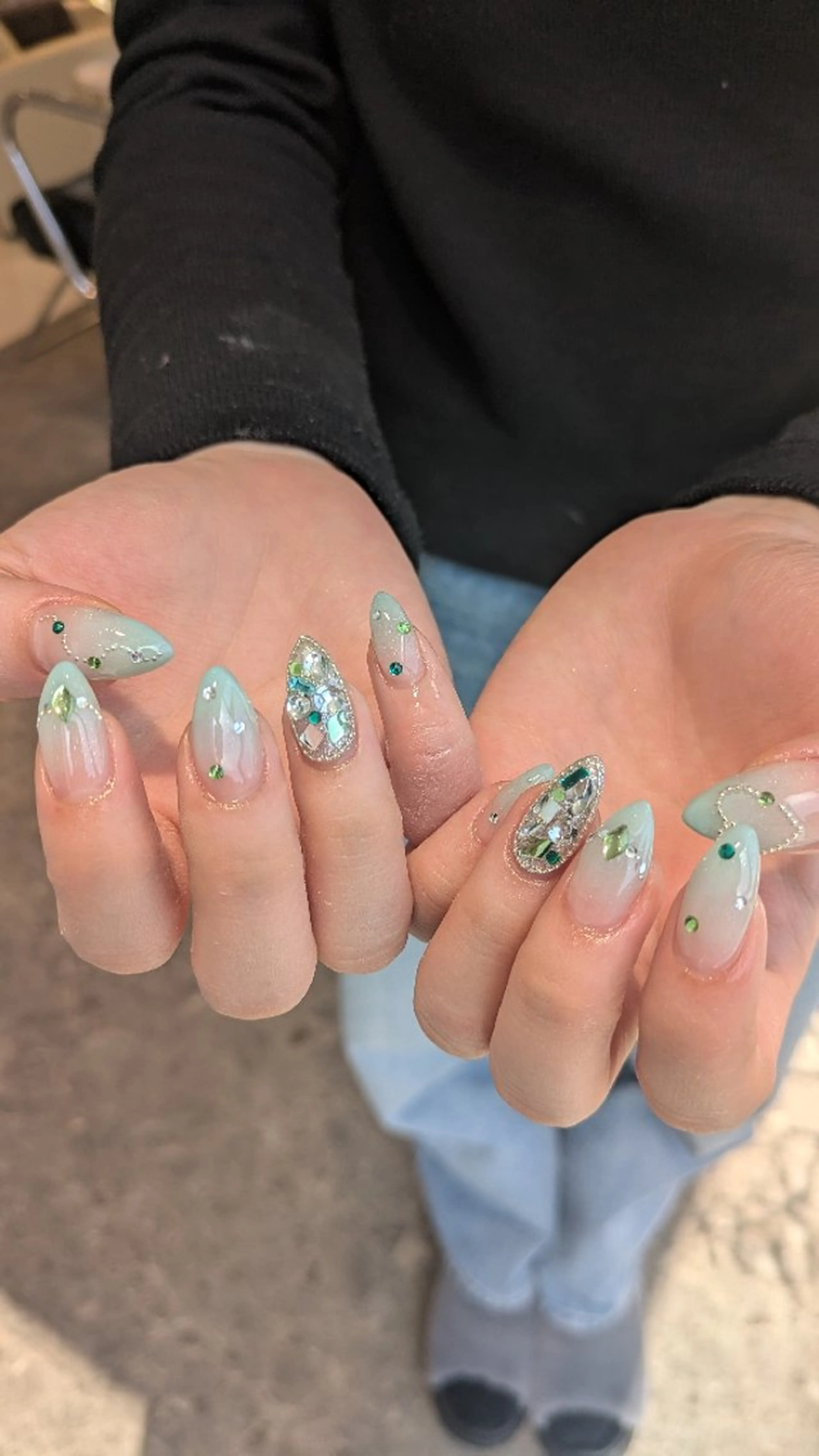 ネイル ハンドネイル EARTH coiffure beaute　ふじみ野店所属・EARTHふじみ野 ネイル　森花鈴のネイルデザイン