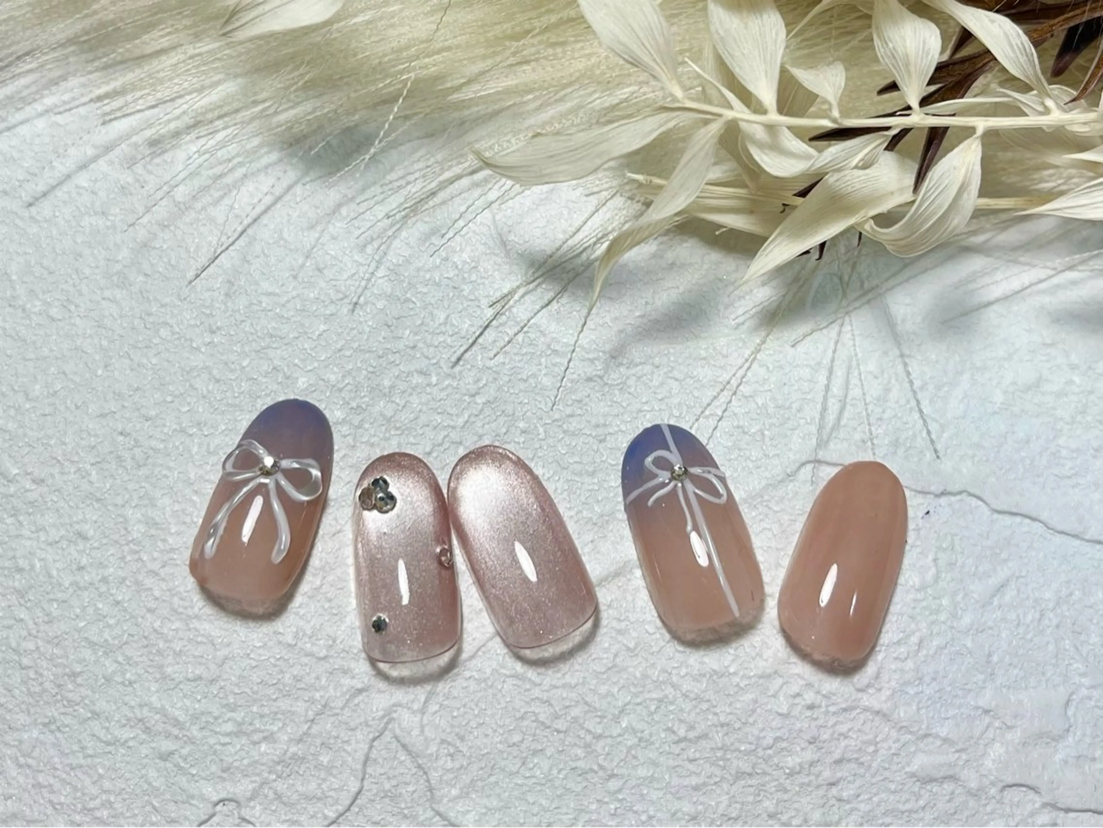 ネイル オーロラネイル フットネイル フレンチネイル ジェルネイル 韓国ネイル kiki nail たまプラーザのネイルデザイン