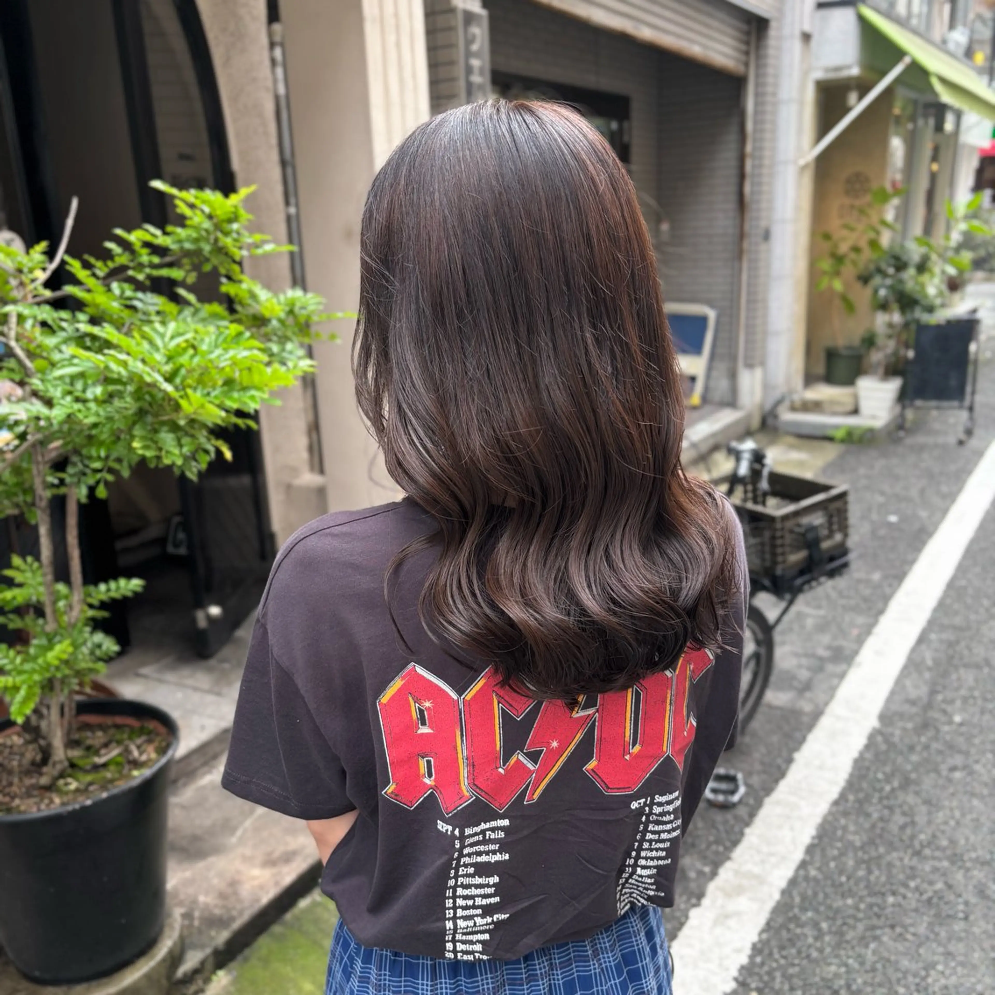 セミロング カラー ブラウンカラー オリーブブラウン オリーブカラー オレンジ ヘアカラー トリートメント 芦刈 咲来のヘアスタイル
