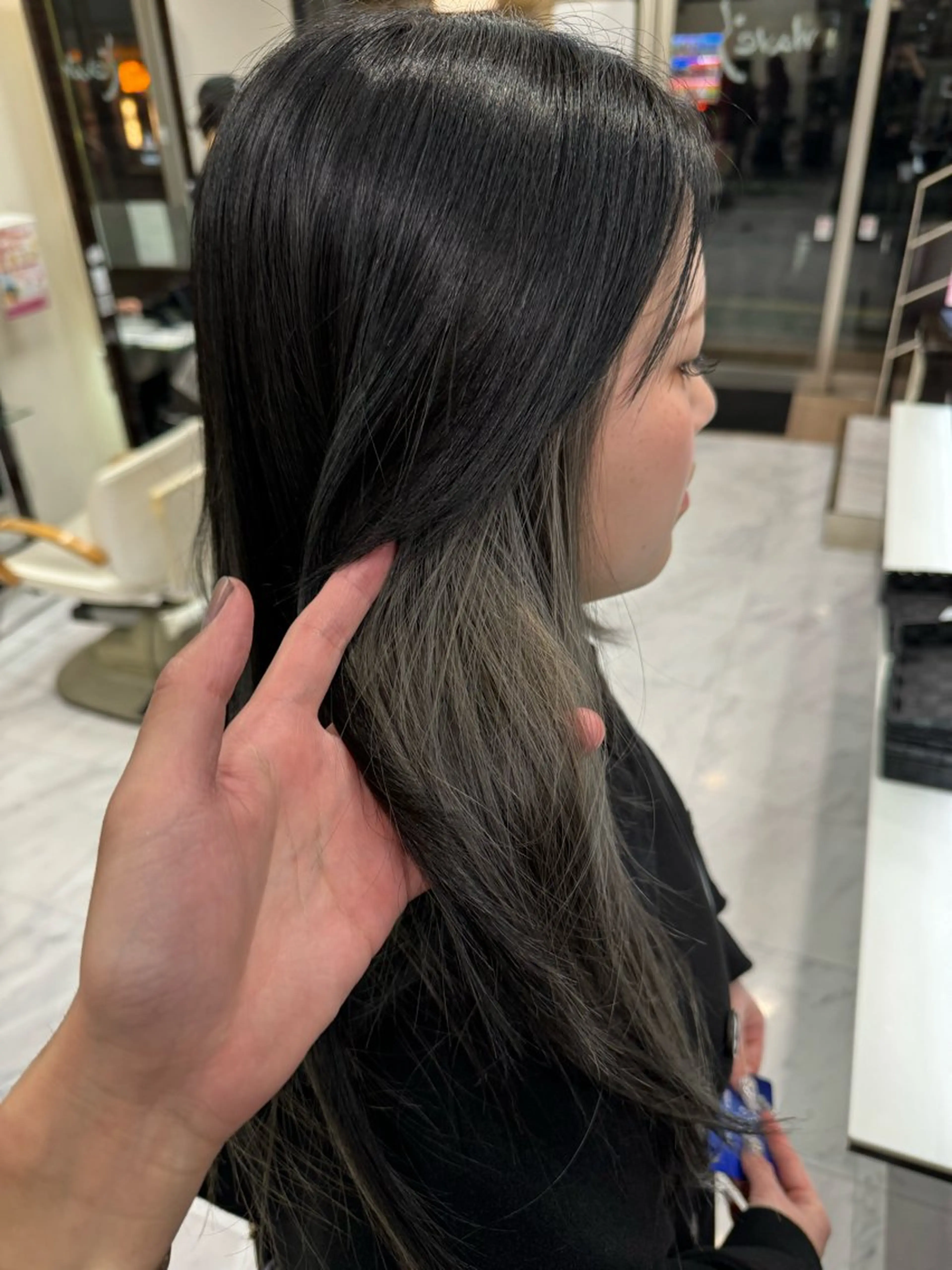 ロング カラー ヘアアレンジ 切りっぱなしボブ 黒髪 ブリーチ ブルーカラー ブルーブラック カット ヘアカラー トリートメント 目黒 碧人のヘアスタイル