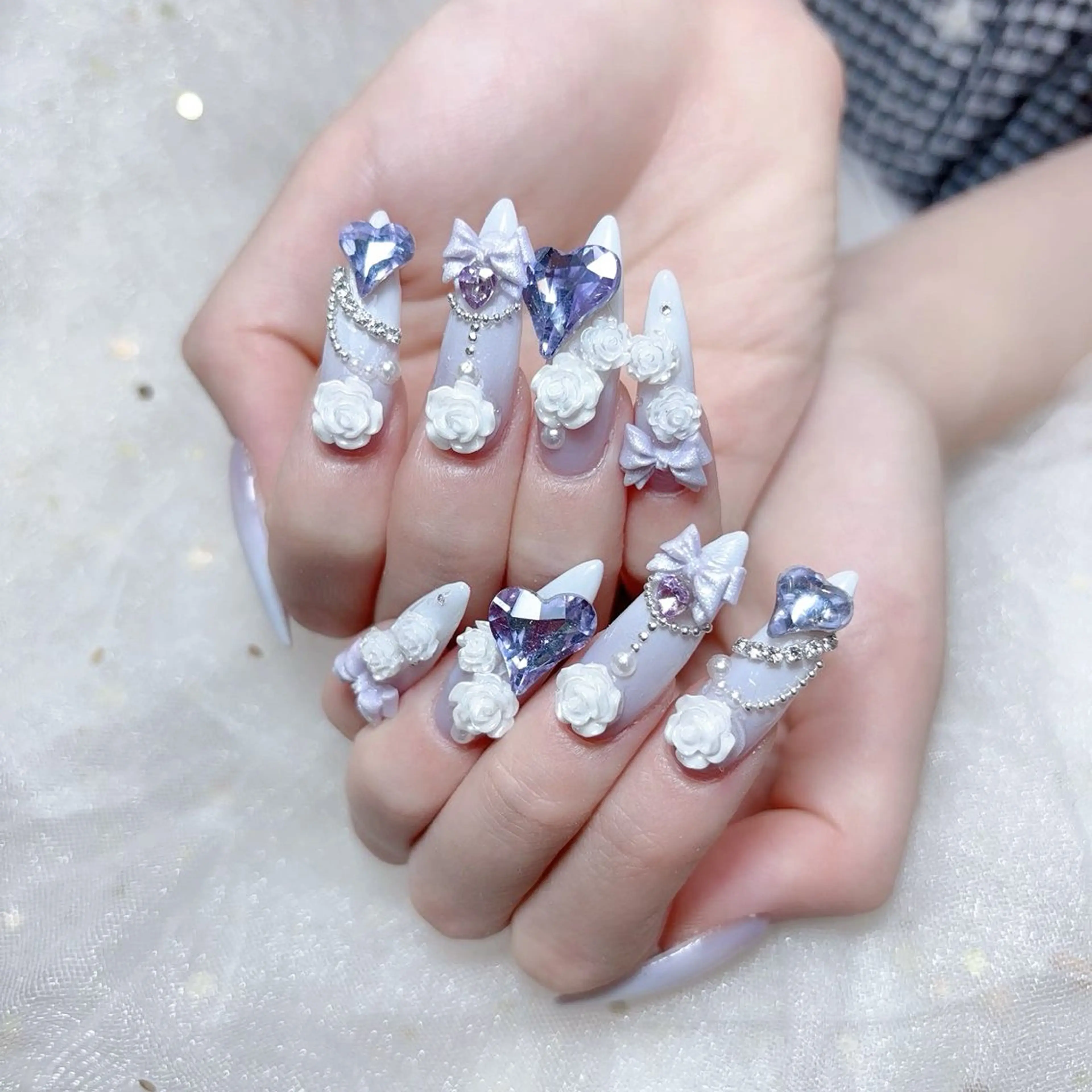 ネイル オーロラネイル 成人式 フレンチネイル ハート 韓国ネイル ハンドネイル Melody Nail所属・Melody  3D/スカルプ専門店のネイルデザイン