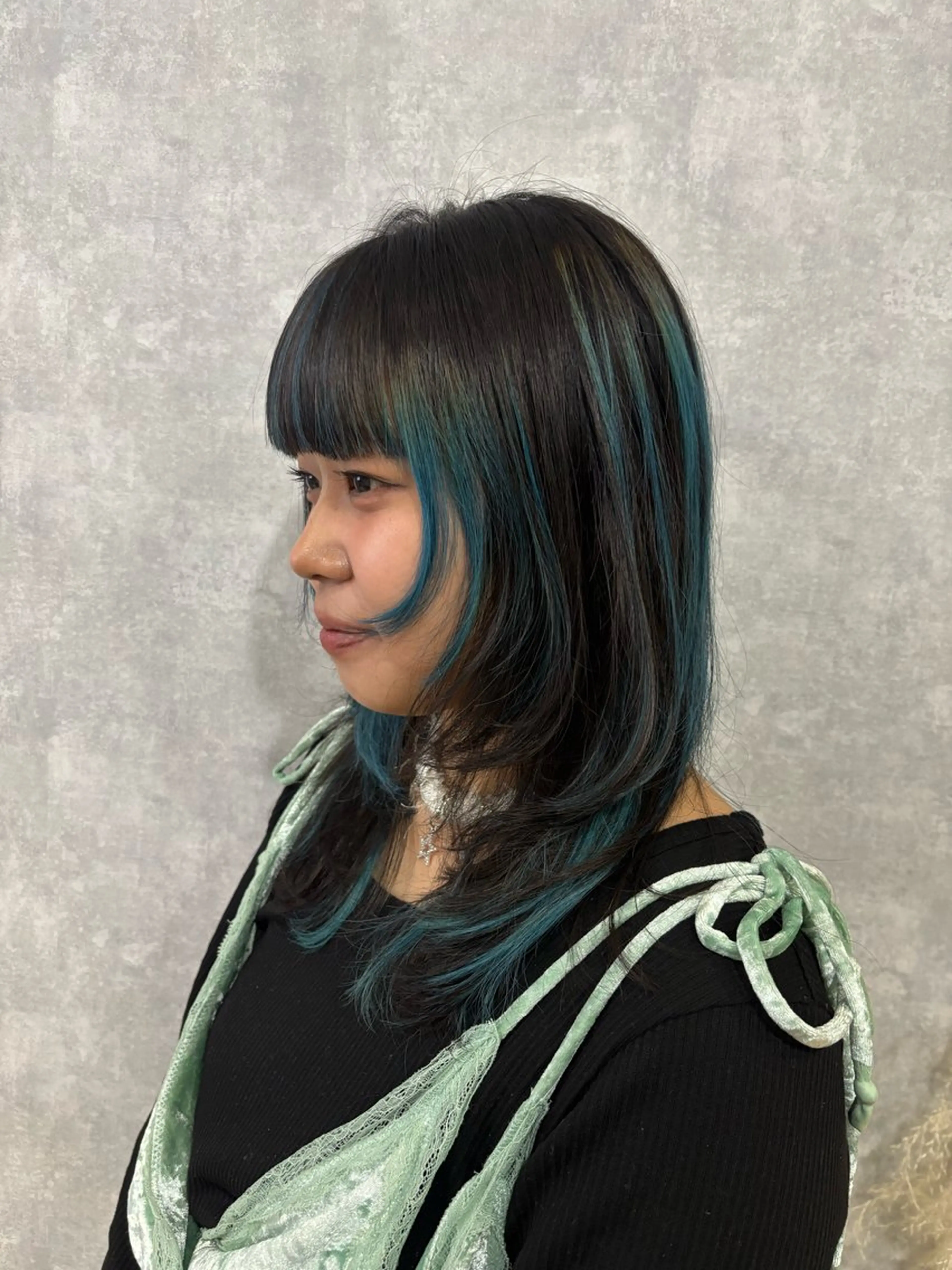 ミディアム カラー カット ヘアカラー トリートメント 🌐NATSUMI 🌐【寒色カラー】のヘアスタイル