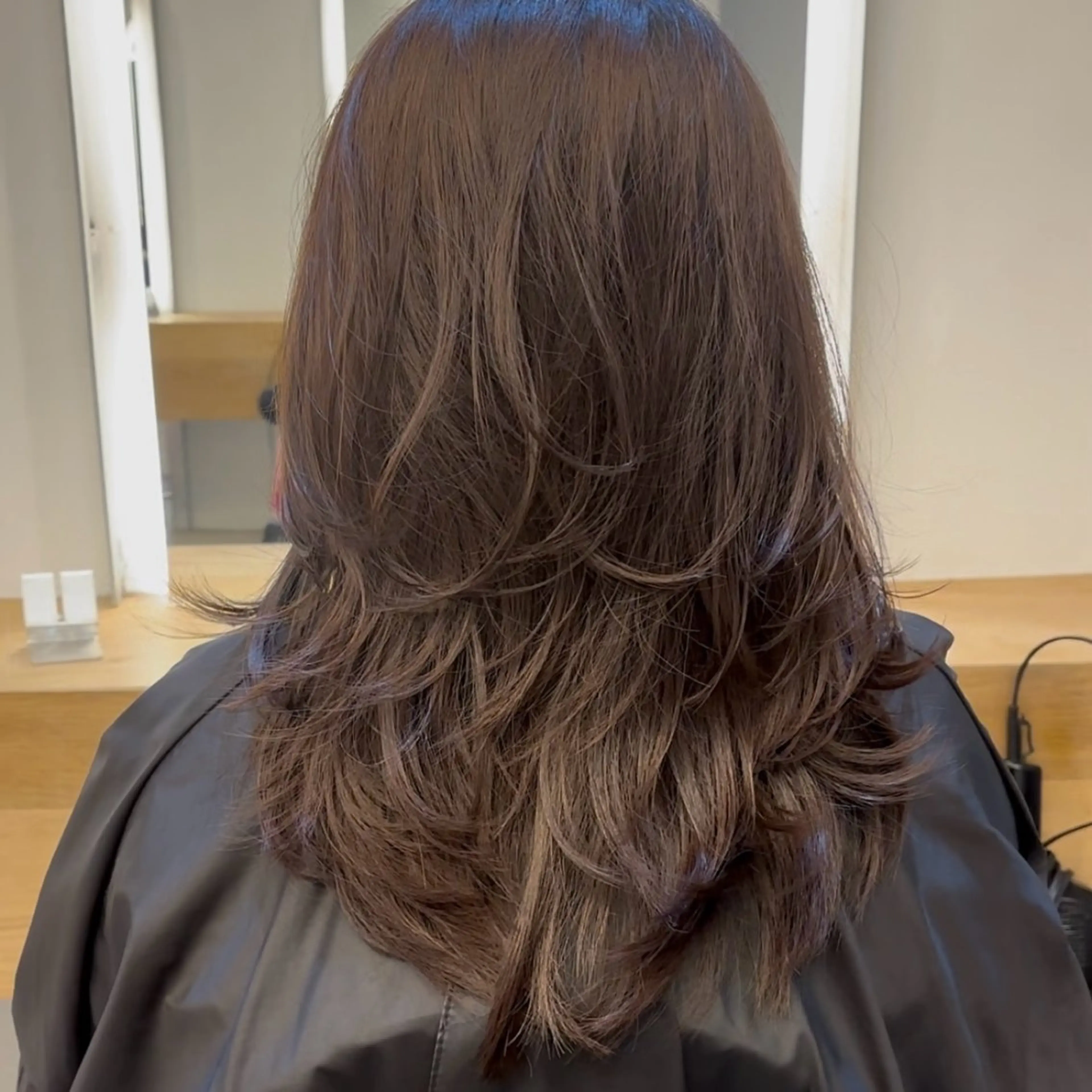 ロング カラー レイヤーカット カット ヘアカラー トリートメント 韓国🇰🇷透明感 ERIのヘアスタイル