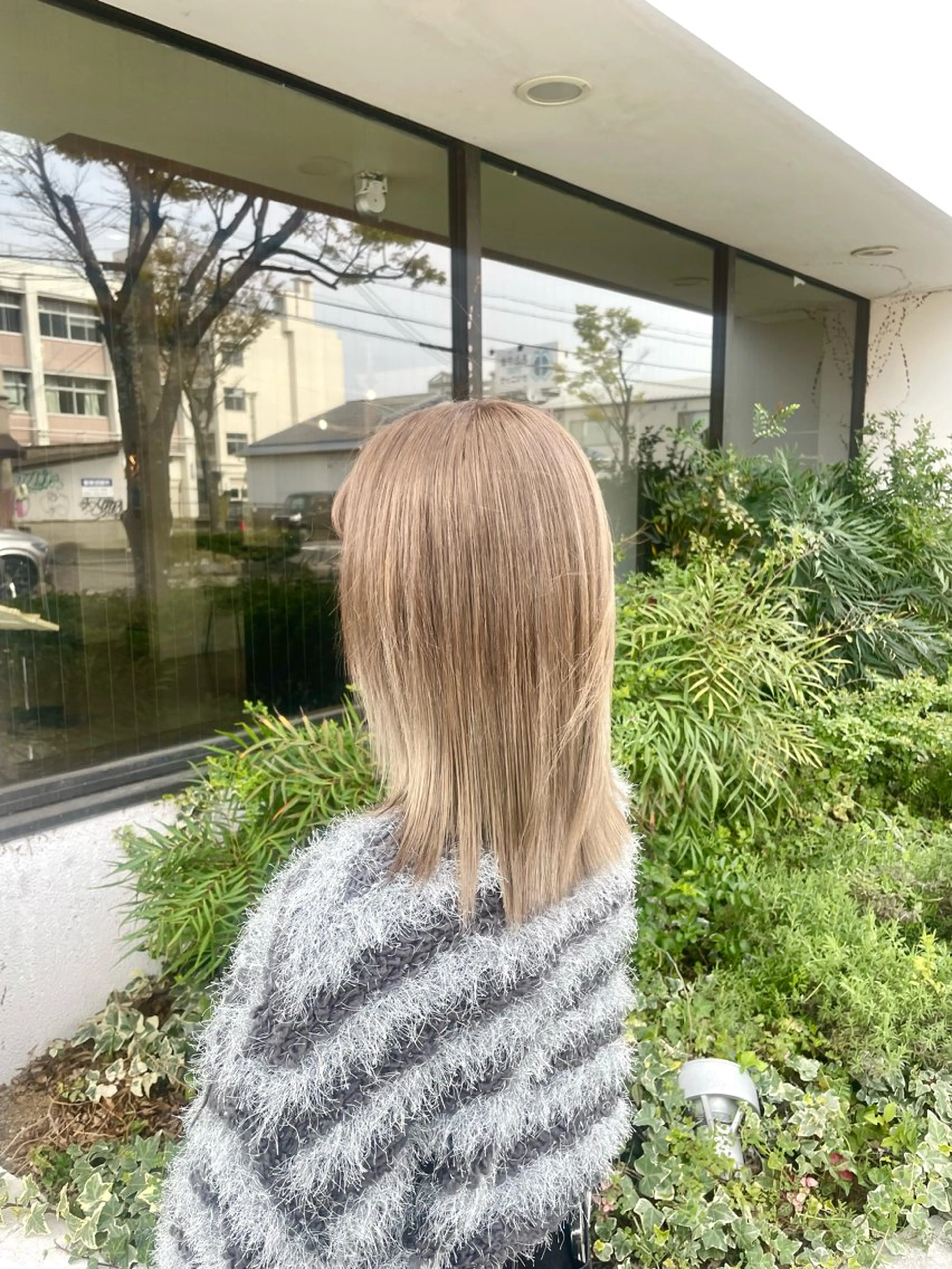 ミディアム ROZA germe所属・SHIO / ハイトーンカラーのヘアスタイル