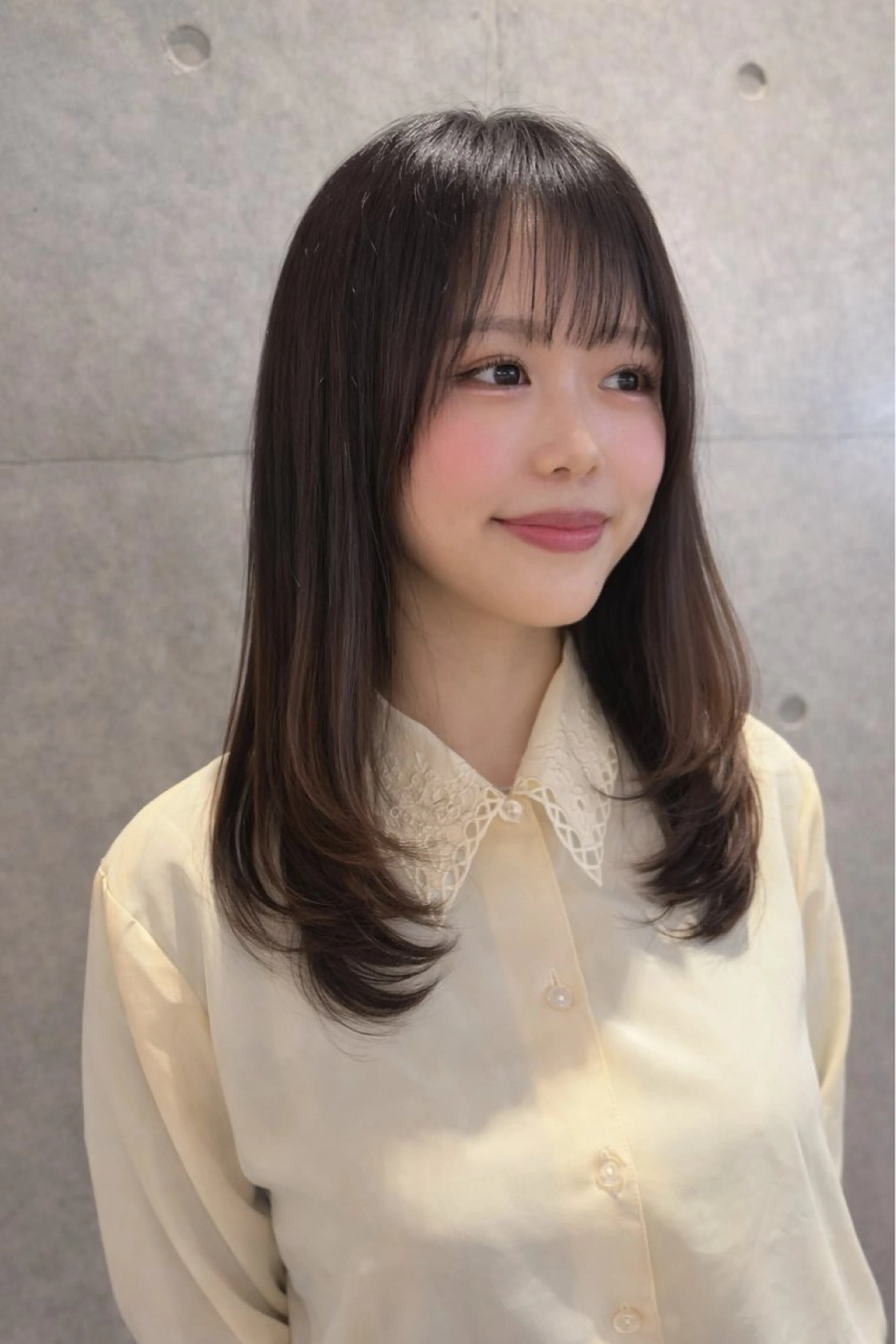 ミディアム レイヤーカット カット 南 菜花のヘアスタイル