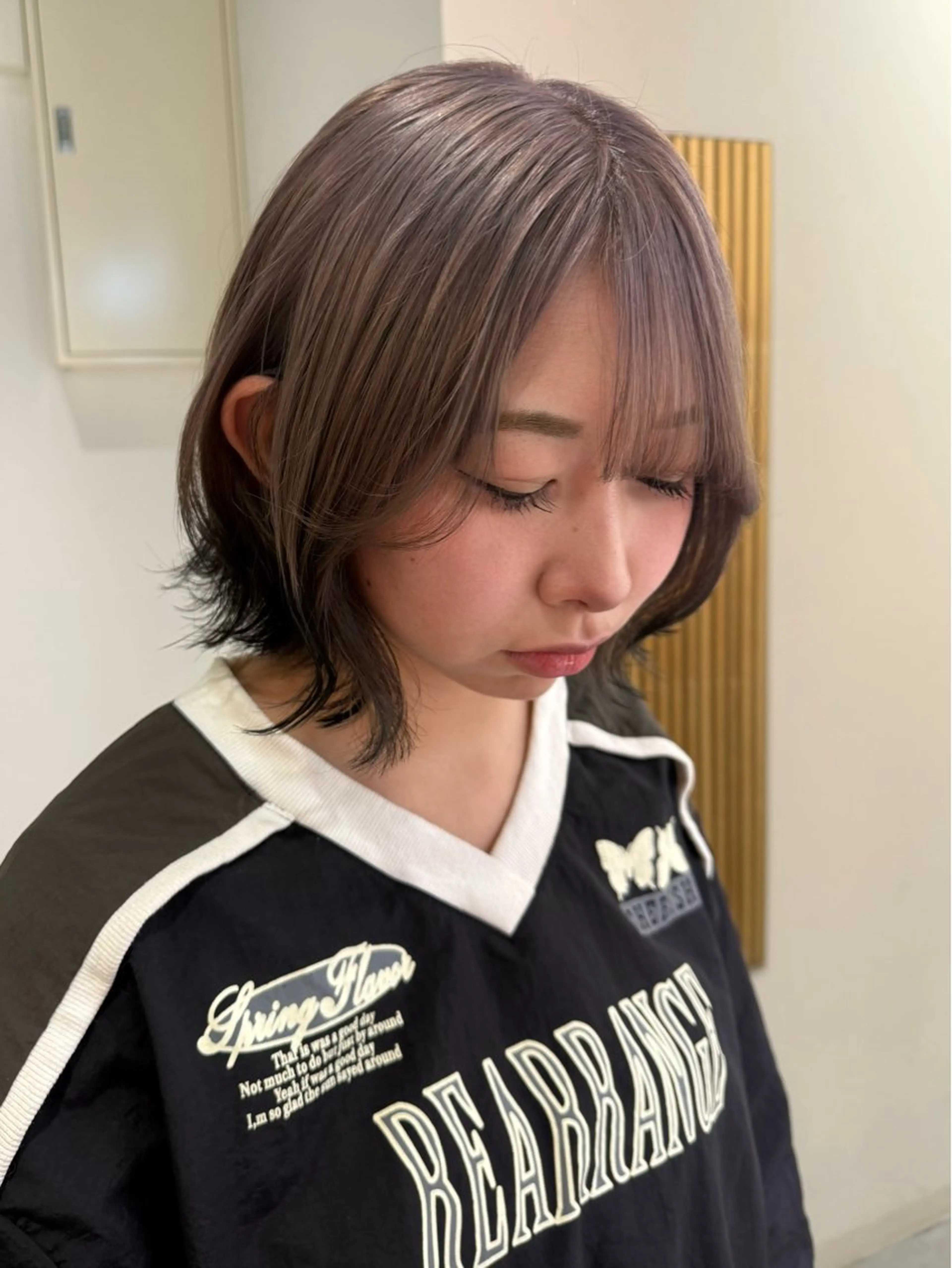 ミディアム カット ヘアカラー 🍓mito/ ブリーチ/カラー🍓のヘアスタイル