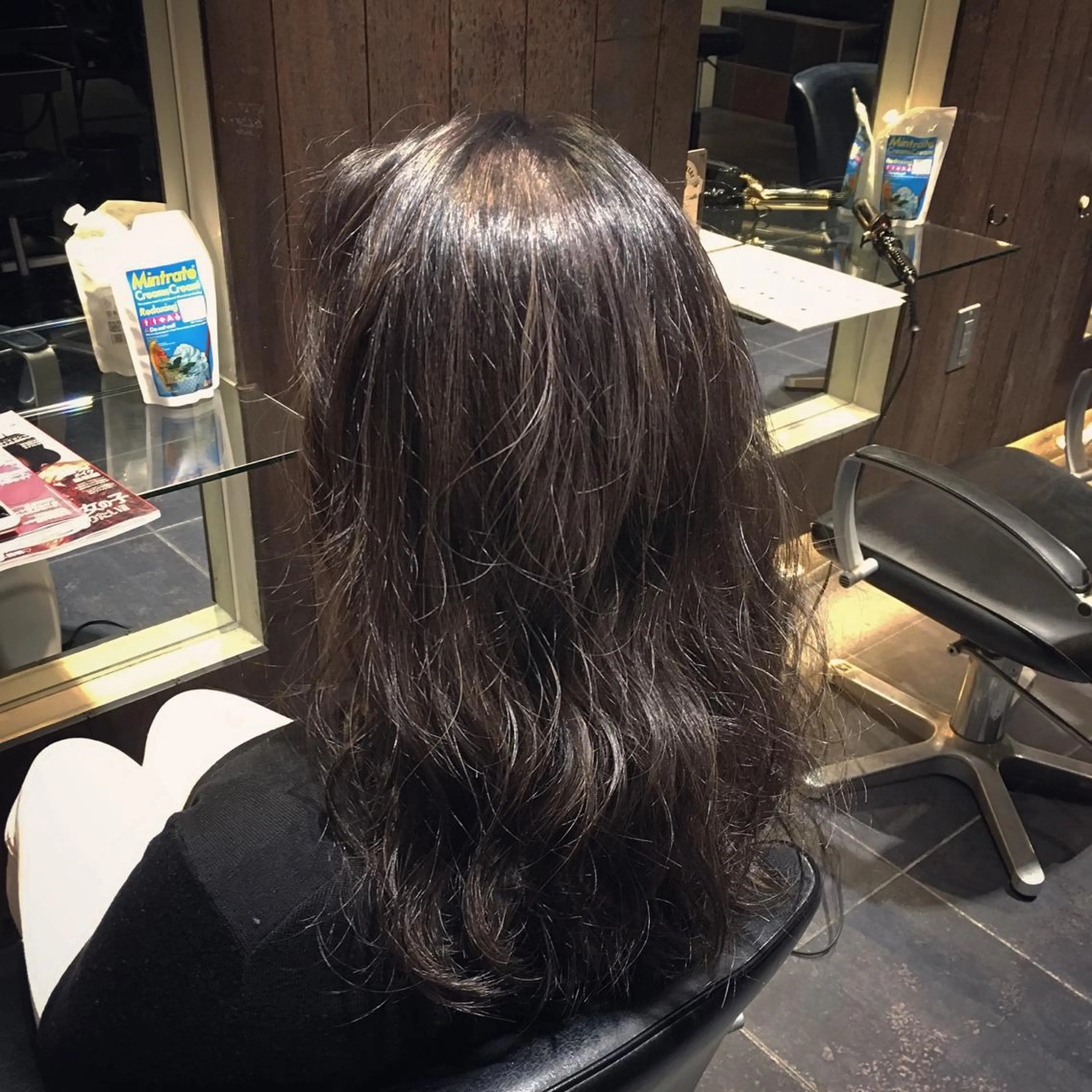 セミロング カラー アッシュ ハイライトカラー ハイライト Lee東三国 店長 谷辻誠志のヘアスタイル