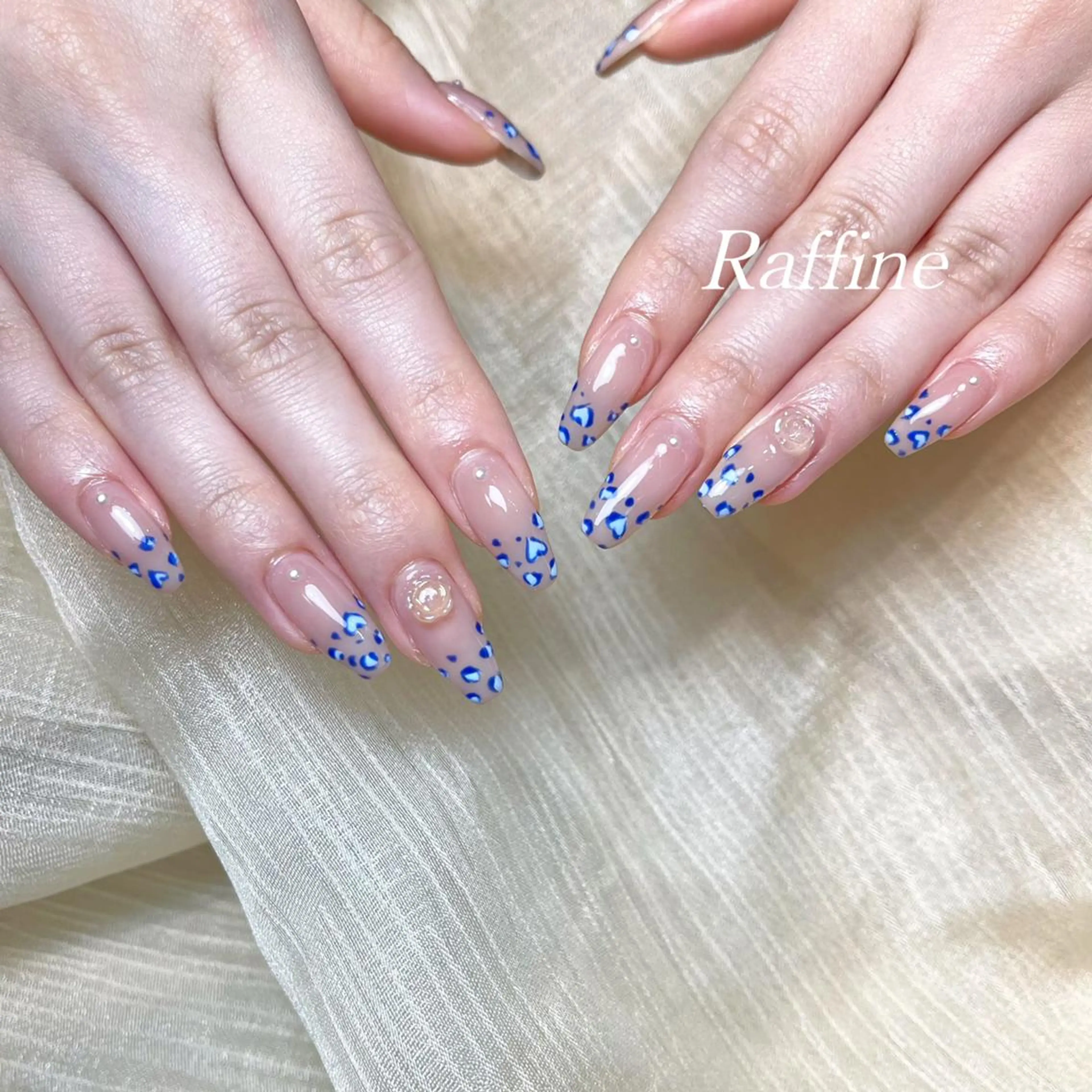 ネイル RAFFINE haru🦋🩵のネイルデザイン