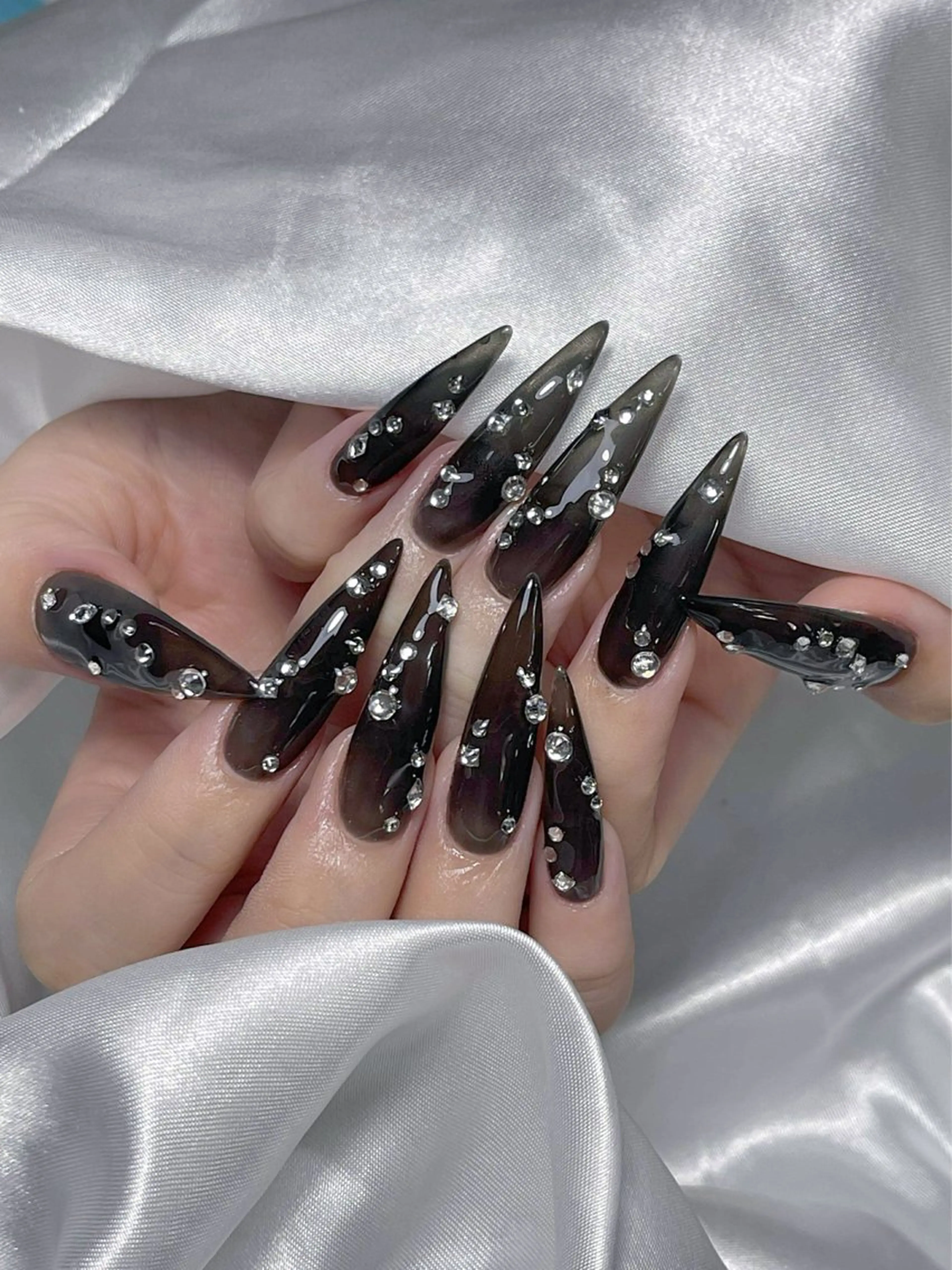 ネイル LEELA NAIL STUDIO所属・LEELA NAIL STUDIOのネイルデザイン