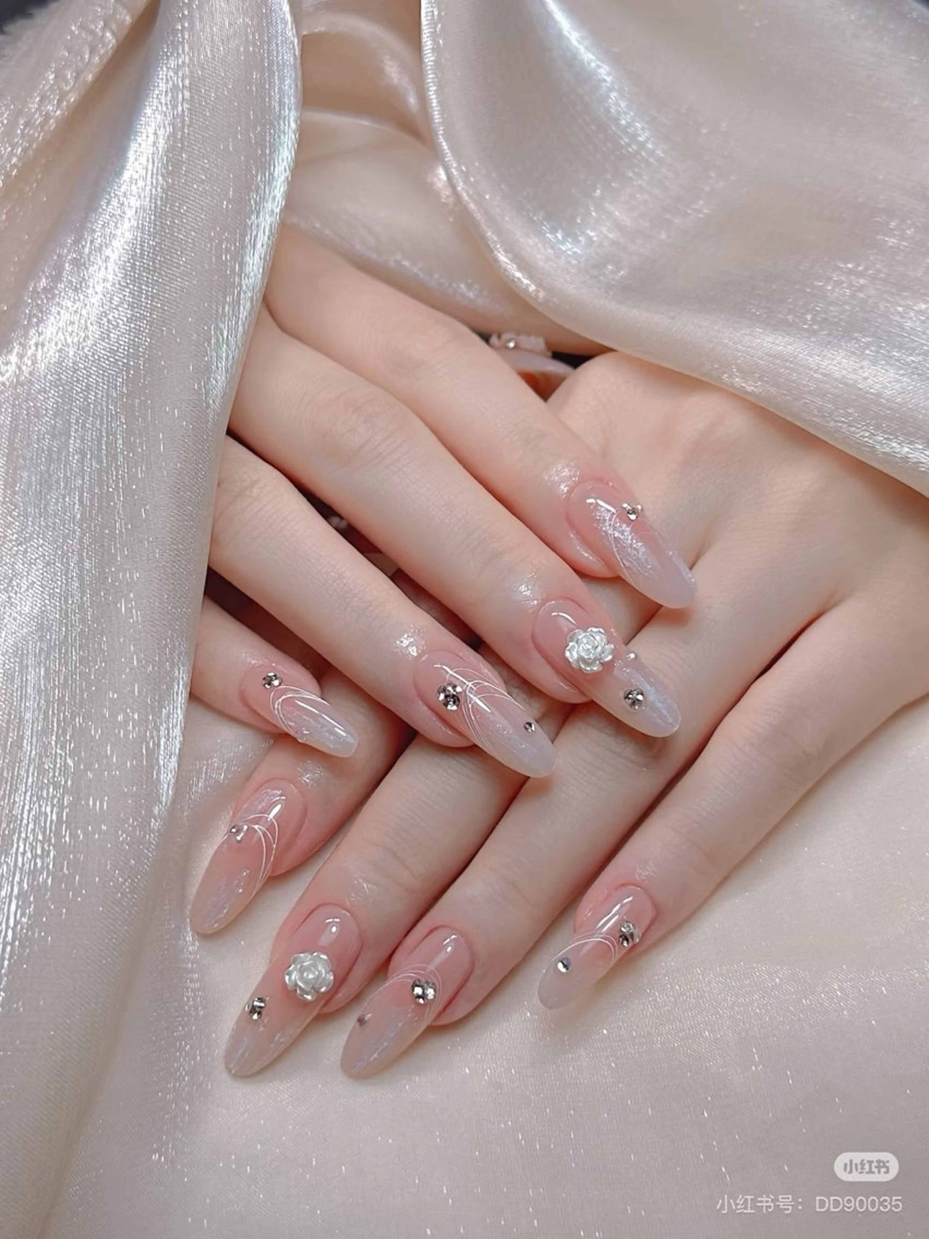 ネイル アートネイル オーロラネイル クリアネイル 長さ出し フレンチネイル LU NAのネイルデザイン