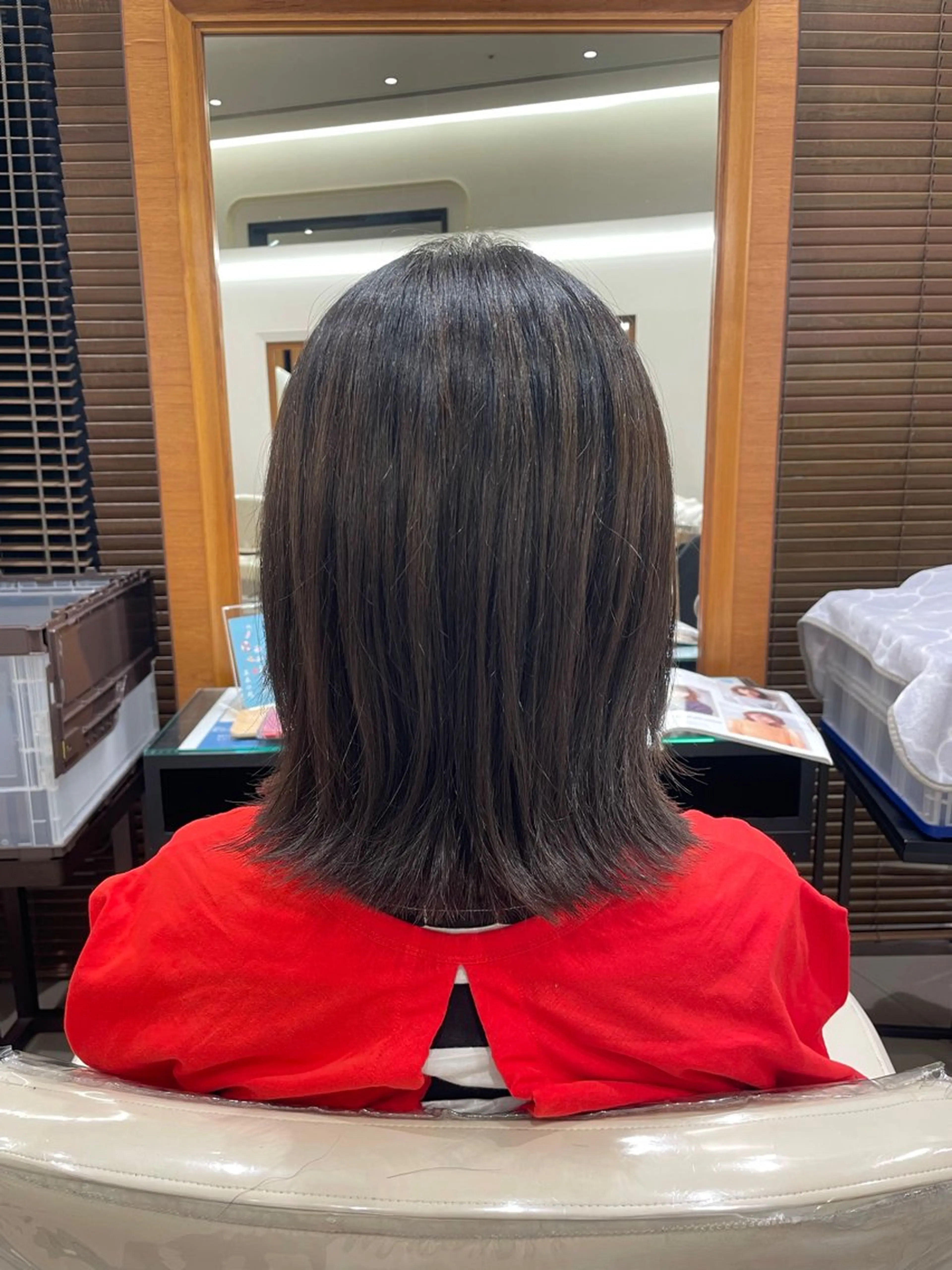 ミディアム 伊東 咲織のヘアスタイル