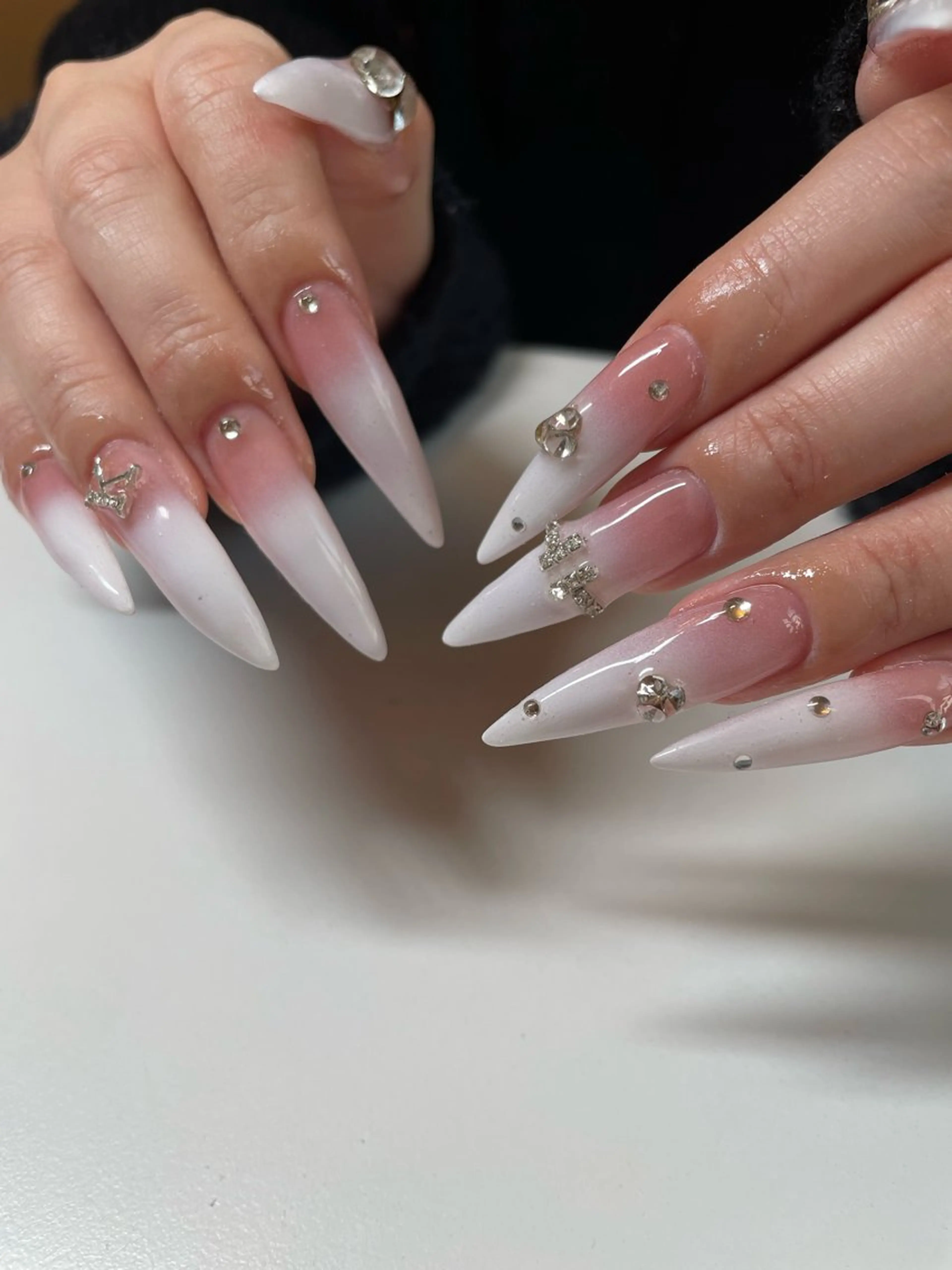 ネイル ロングネイル ハンドネイル ulu🌼 nanaのネイルデザイン