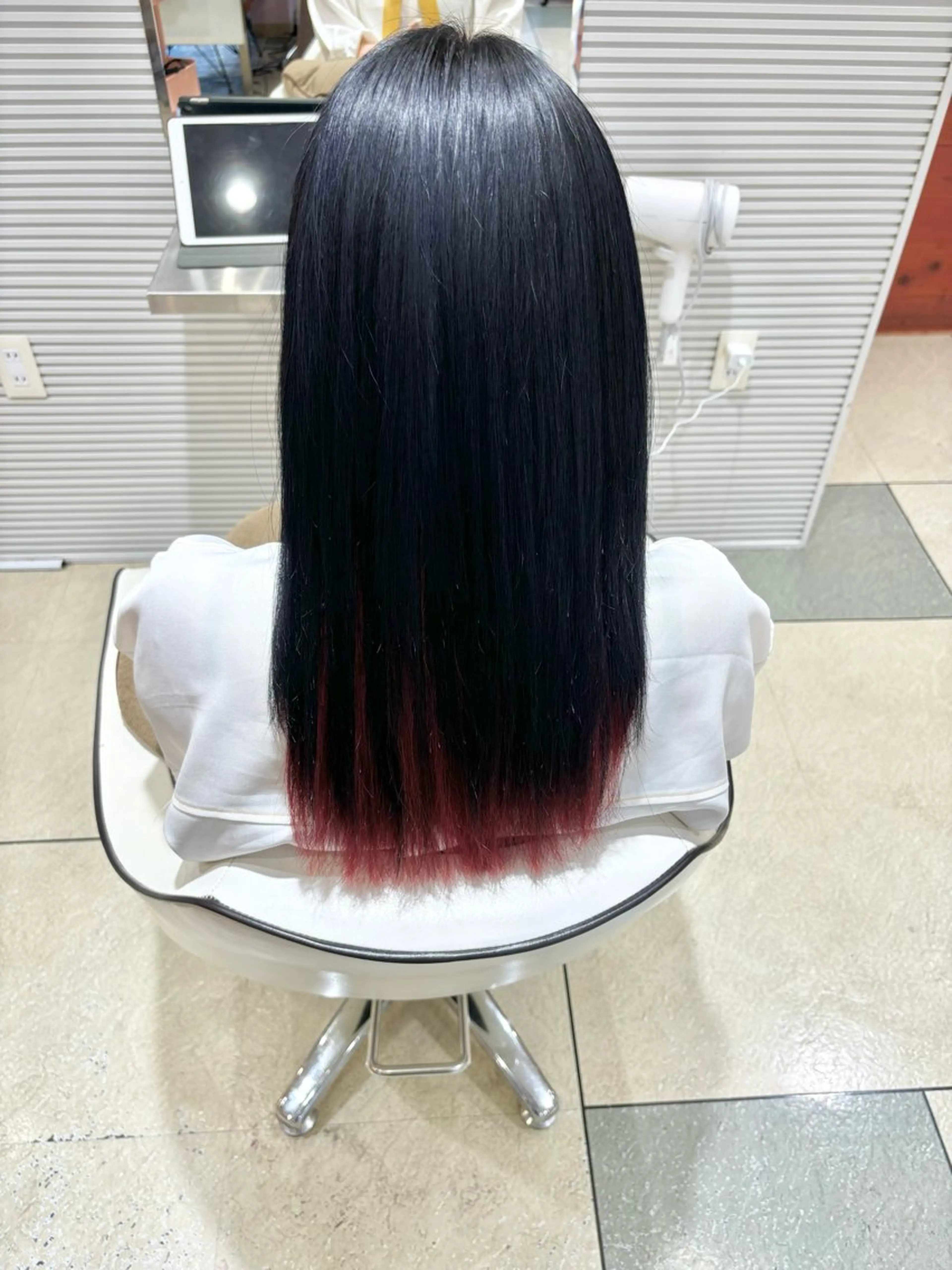 ロング カラー ブリーチ ケアブリーチ 髪質改善 ロング トリートメント カット ヘアカラー トリートメント 透明感カラー/ くびれヘア/ユウユのヘアスタイル