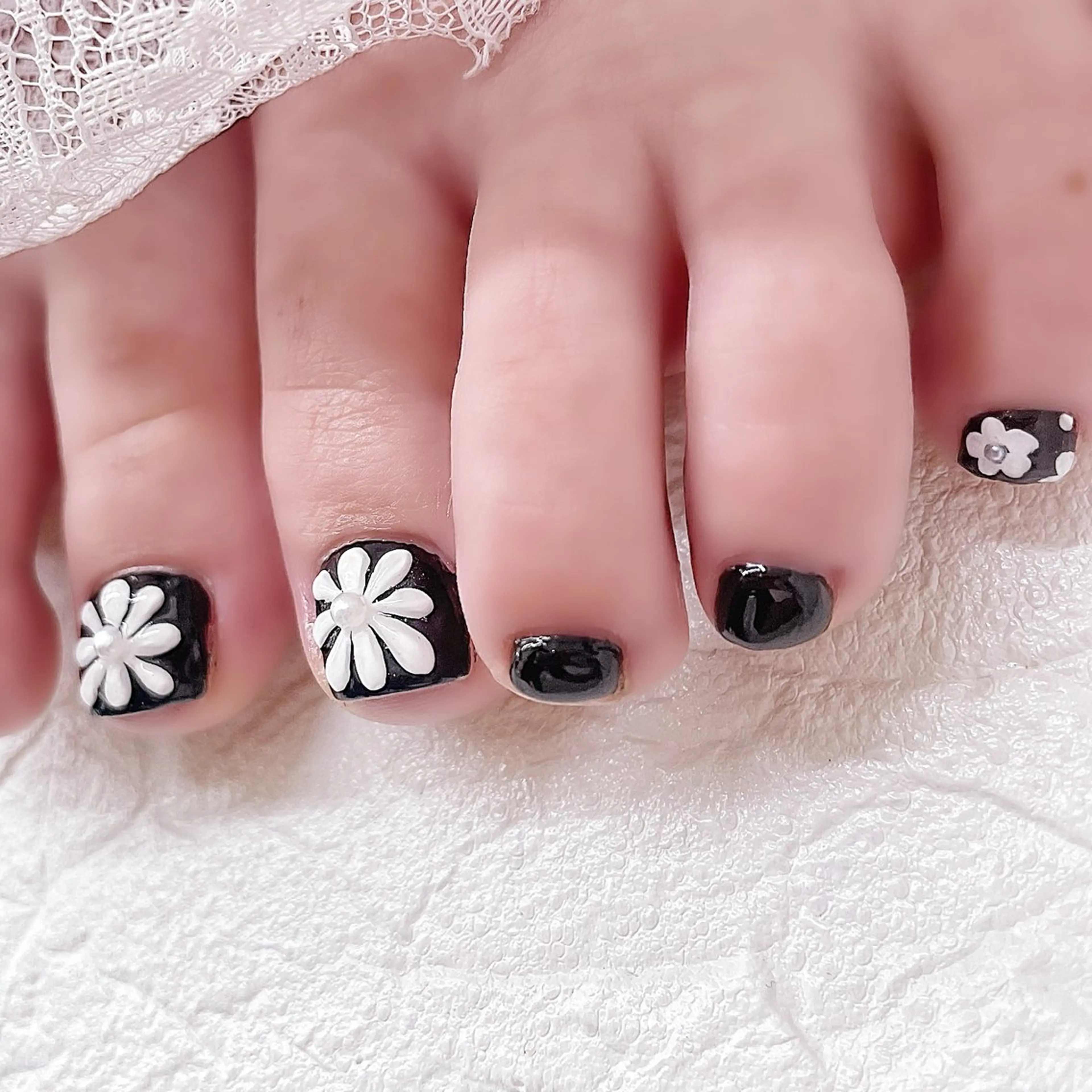 ネイル フットネイル AYA Reginaのネイルデザイン