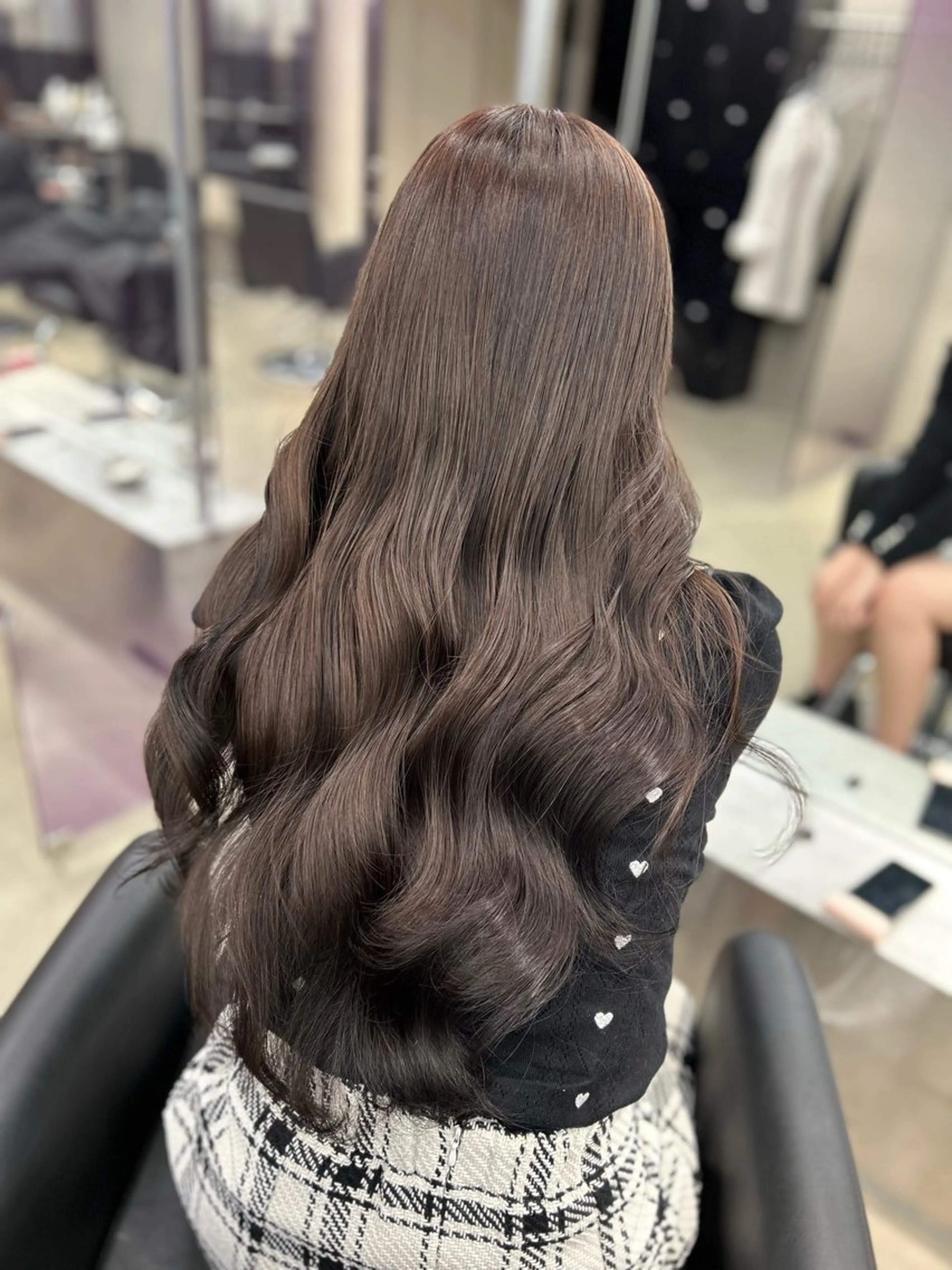 ロング カラー ヘアカラー トリートメント ヘアセット 名古屋栄♡PELE 上品な透明感ベージュのヘアスタイル