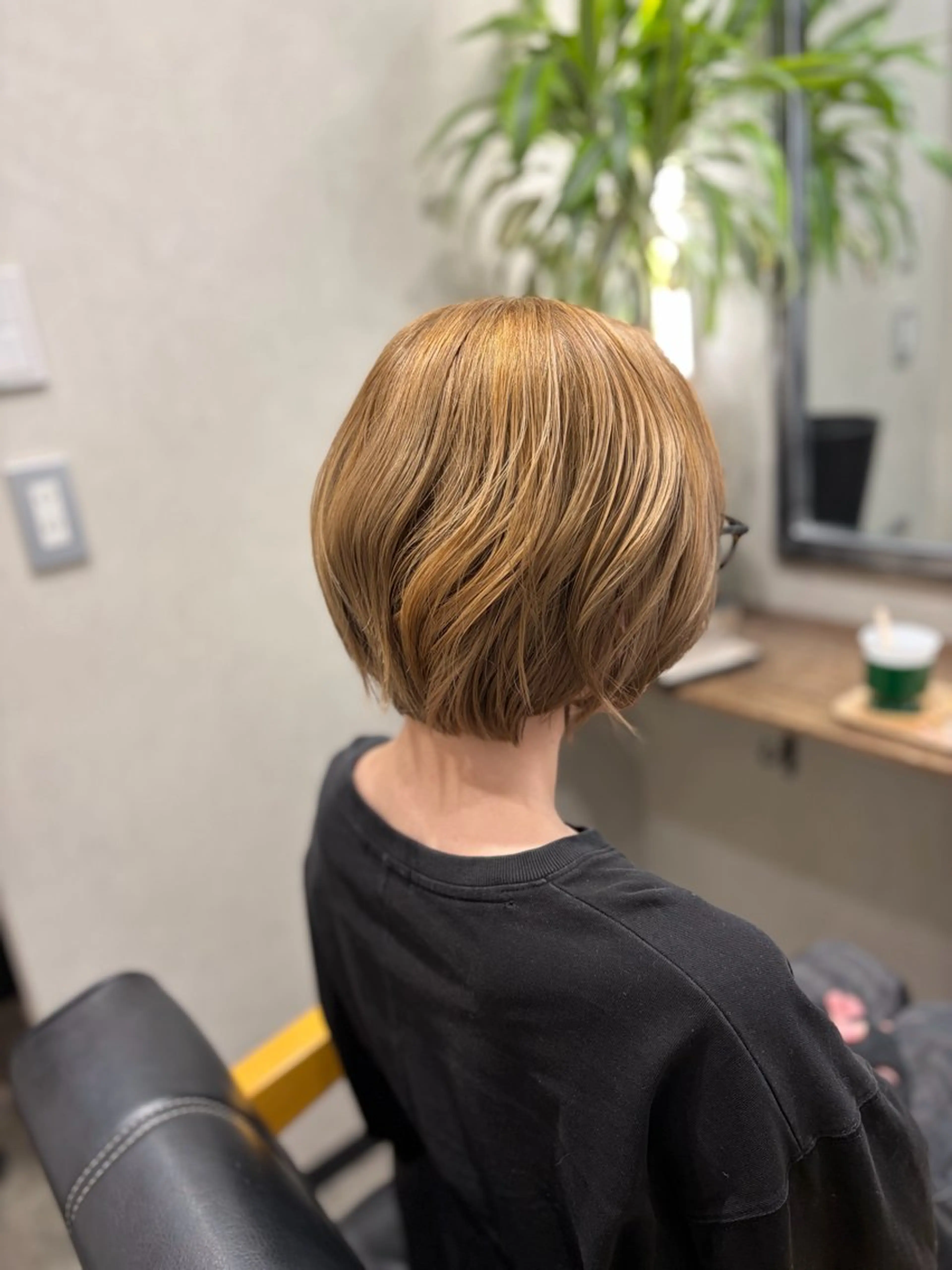 ショート カラー ベージュカラー ダブルカラー 松木 護裕のヘアスタイル