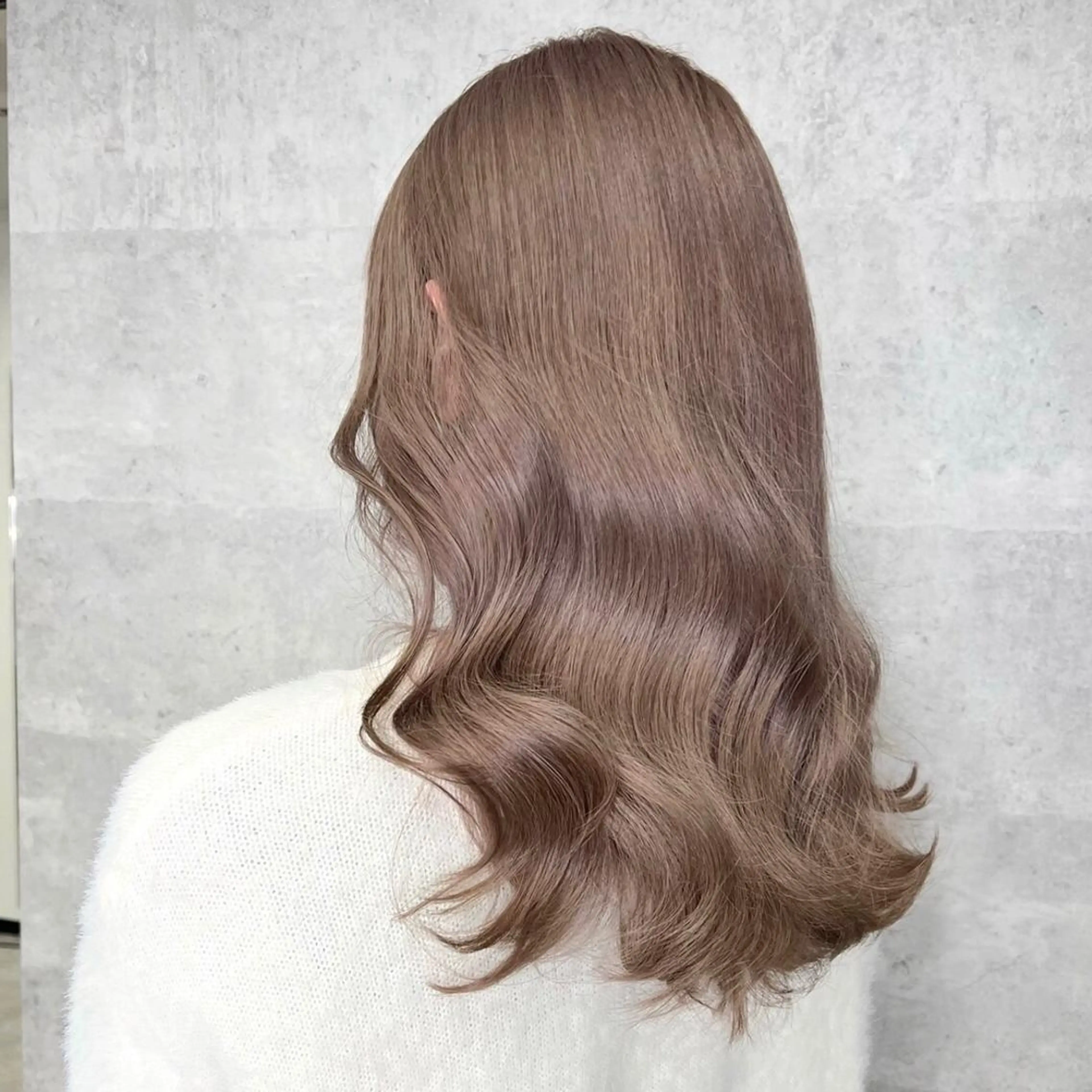 ロング カラー シールエクステ ハイトーンカラー エクステ ヘアカラー シールエクステ特化 ハイトーン、NANAのヘアスタイル