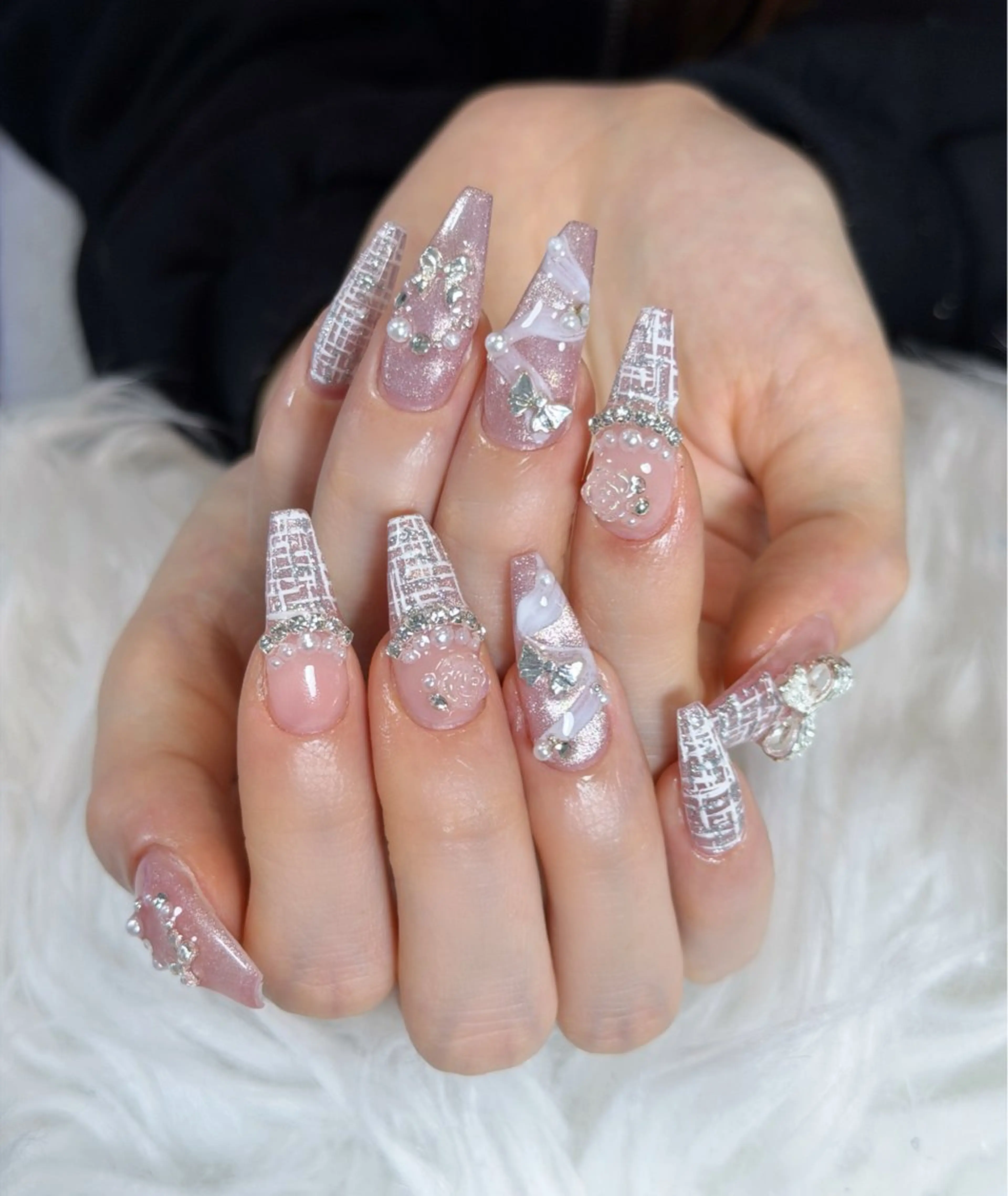 ネイル オーロラネイル ボルドー ブラウン 氷ネイル・うるうるネイル キラキラネイル ハンドネイル Julli NailStudioのネイルデザイン