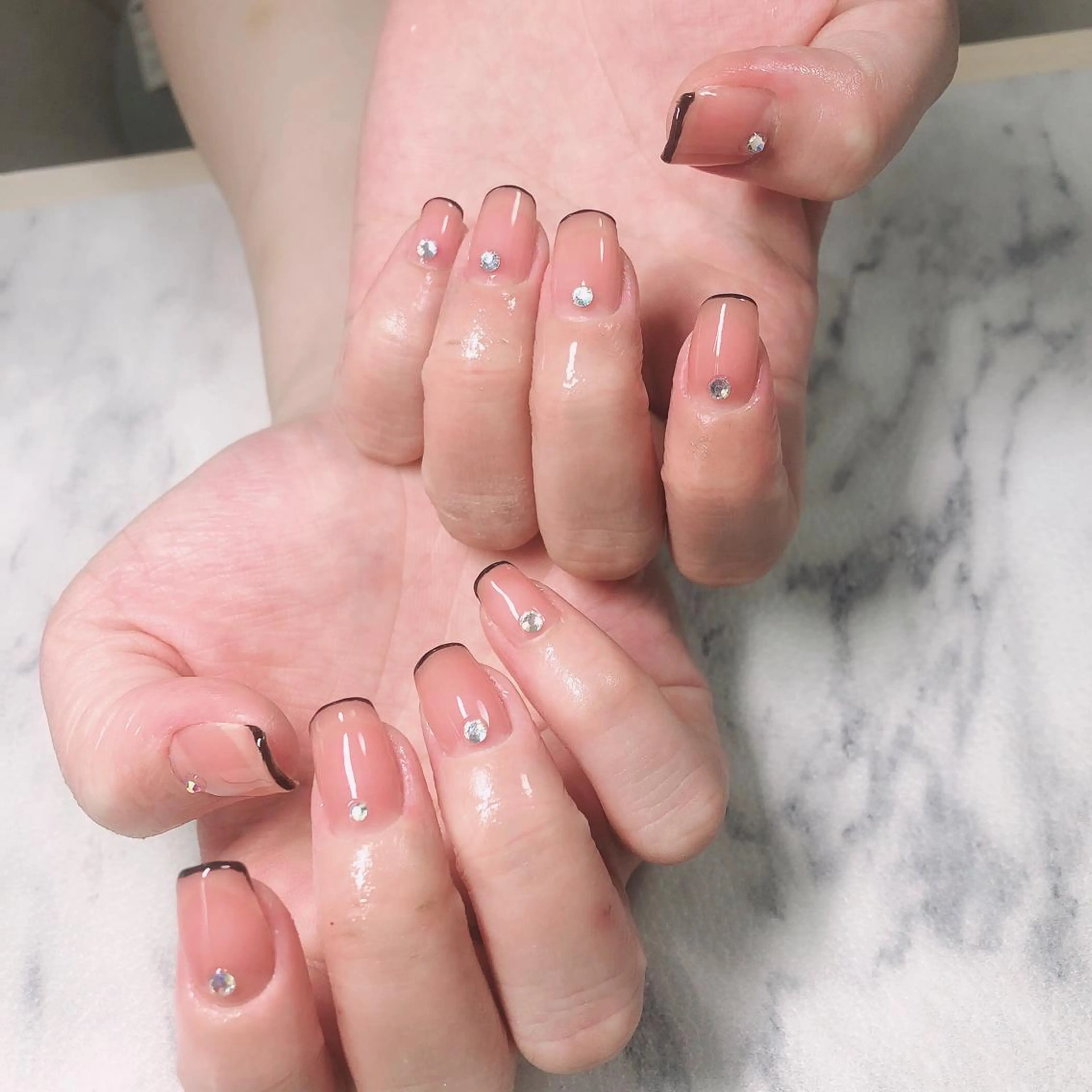 ネイル フレンチネイル ストーンネイル 結城 怜菜のネイルデザイン