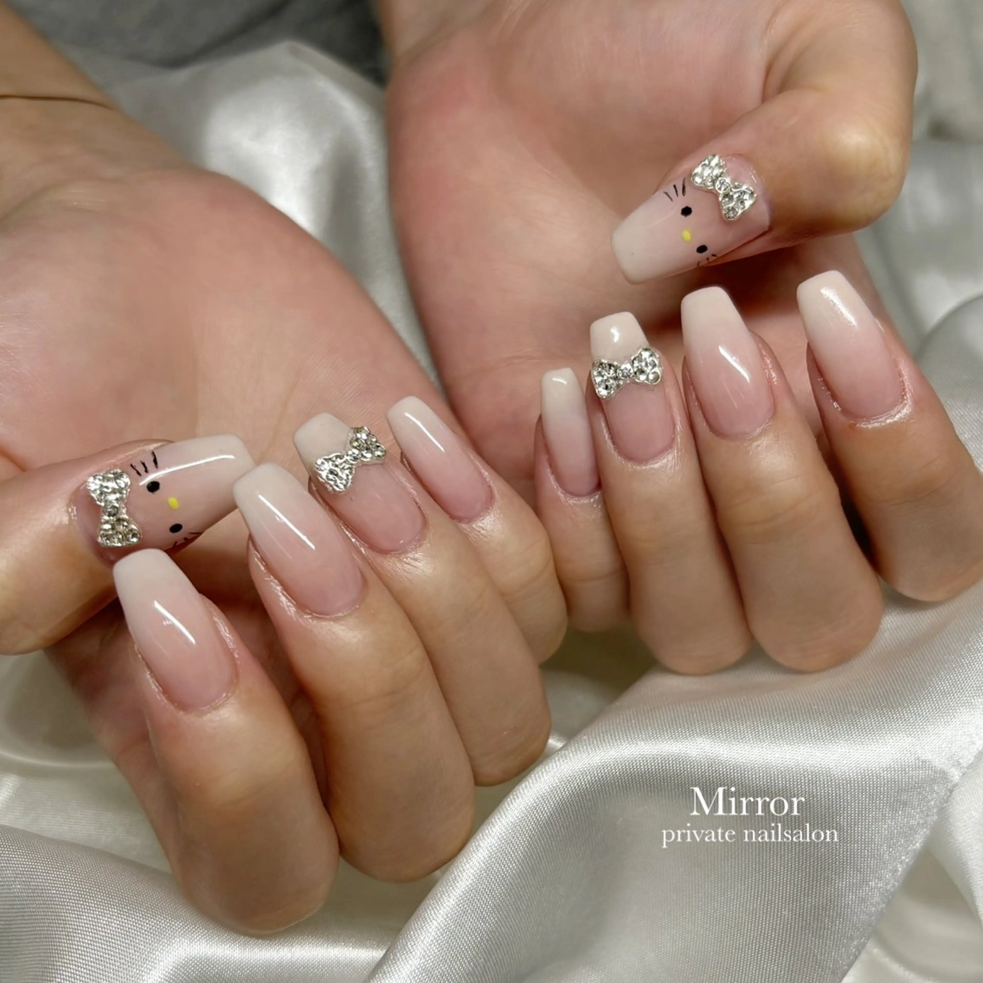 ネイル nailsalon Mirrorのネイルデザイン