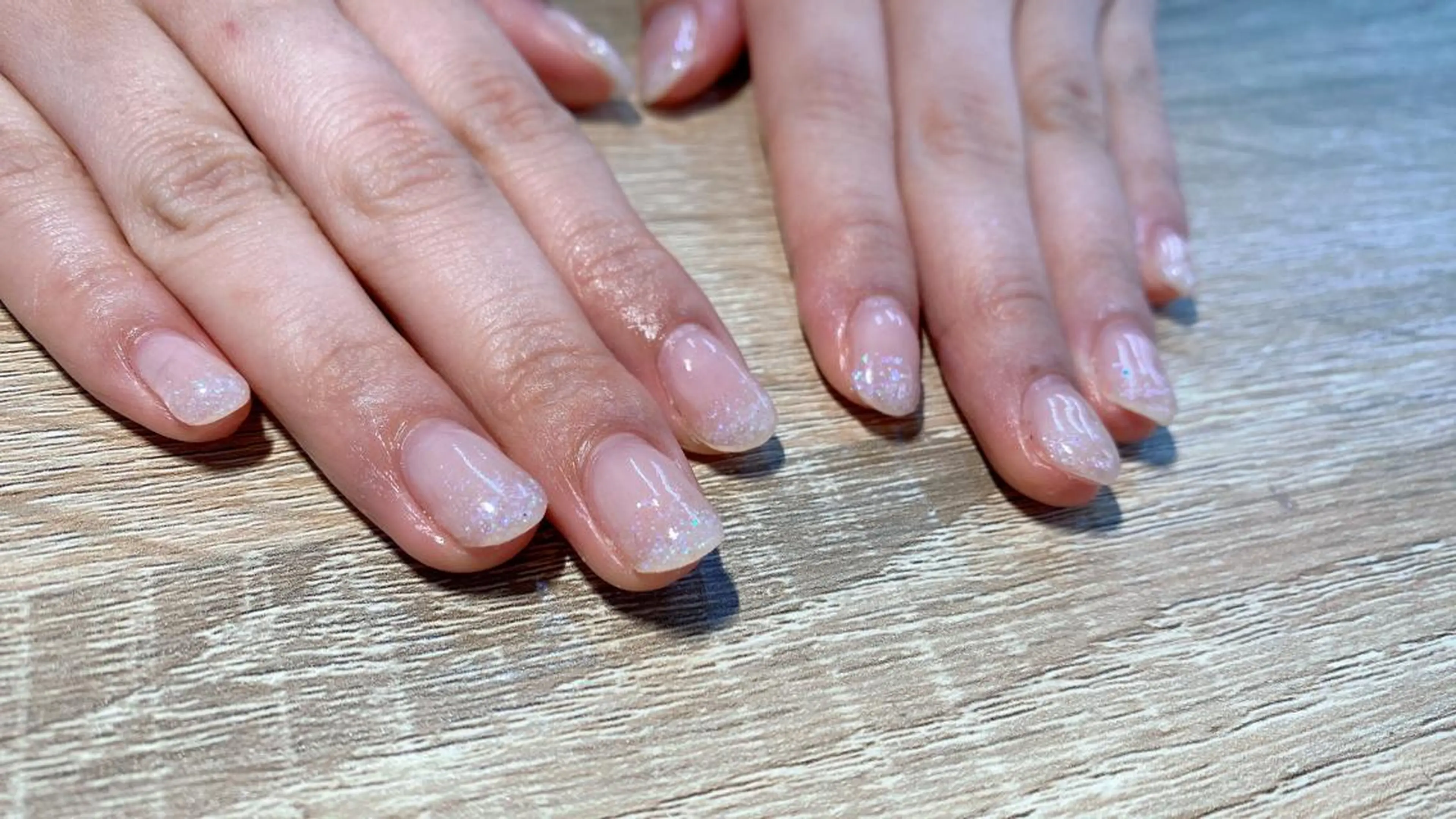 ネイル ラメ(グリッター) ラメグラデーション ホワイト Beauty style +α所属・Memezawa Nanaのネイルデザイン