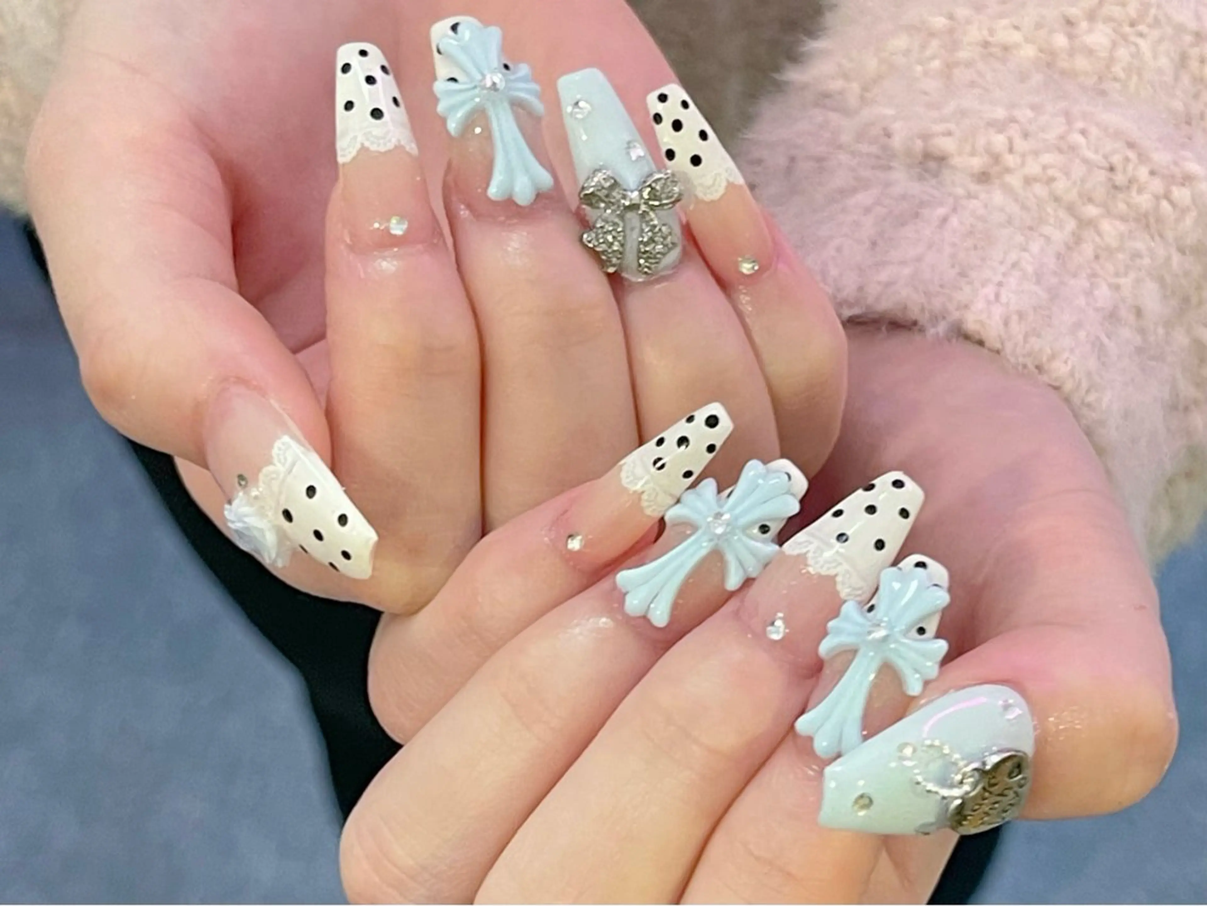 ネイル 長さ出し グラデーション 卒業式 キラキラネイル マグネットネイル ハンドネイル Belle Nail Salonのネイルデザイン