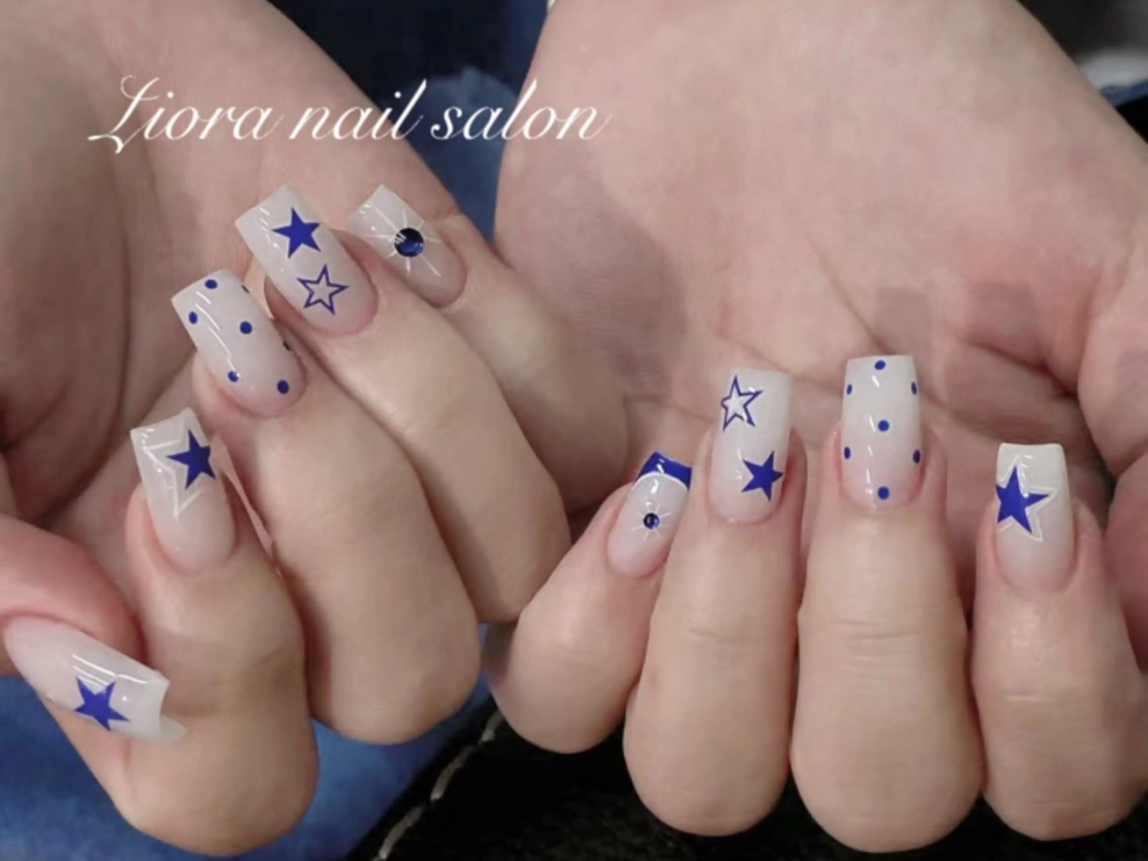 ネイル フレンチネイル ジェルネイル ガーリー グラデーション キラキラネイル ハンドネイル Liora nail 1のネイルデザイン