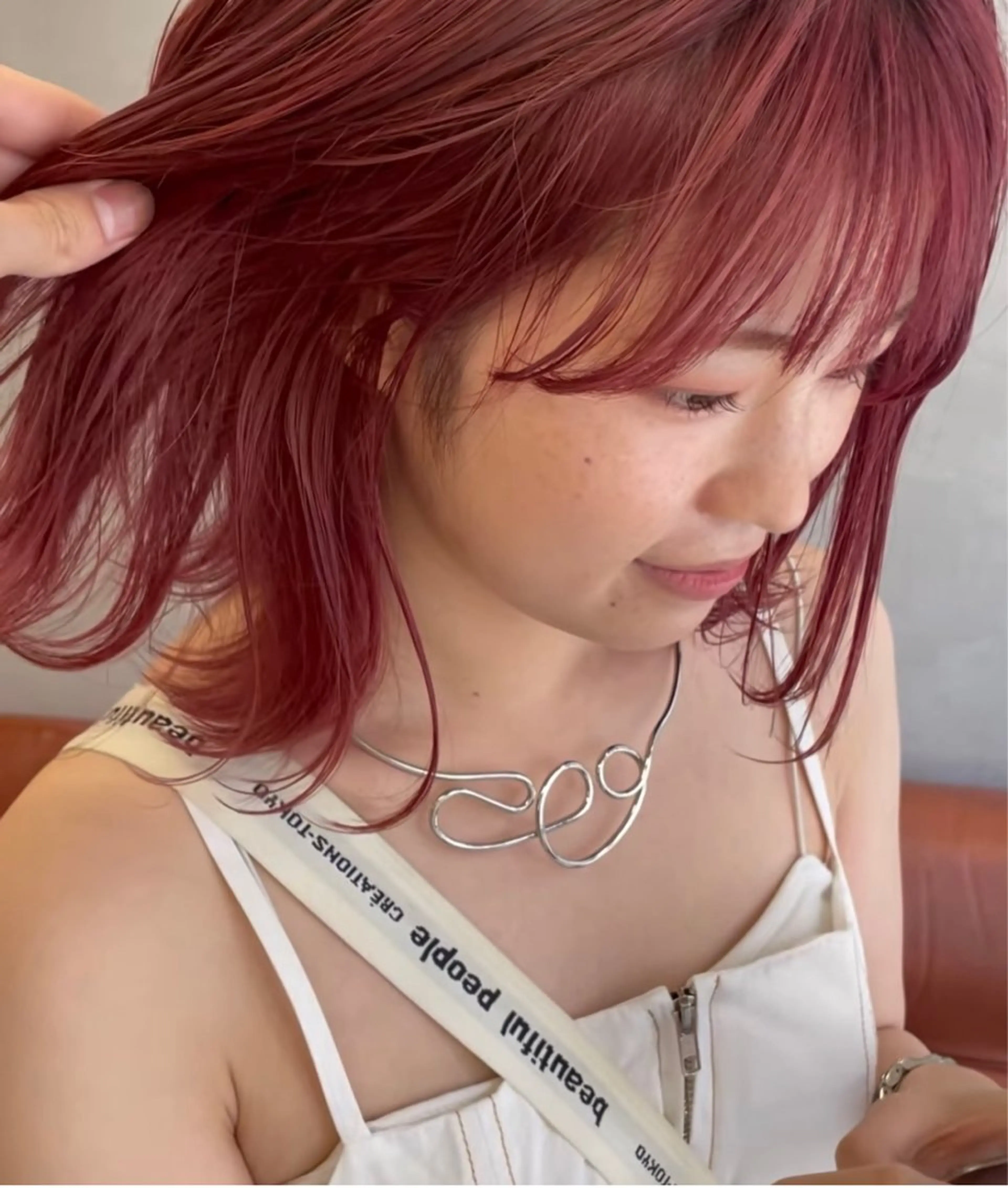 ミディアム カラー ヘアアレンジ メンズ レッドカラー 菱田 愛果のヘアスタイル