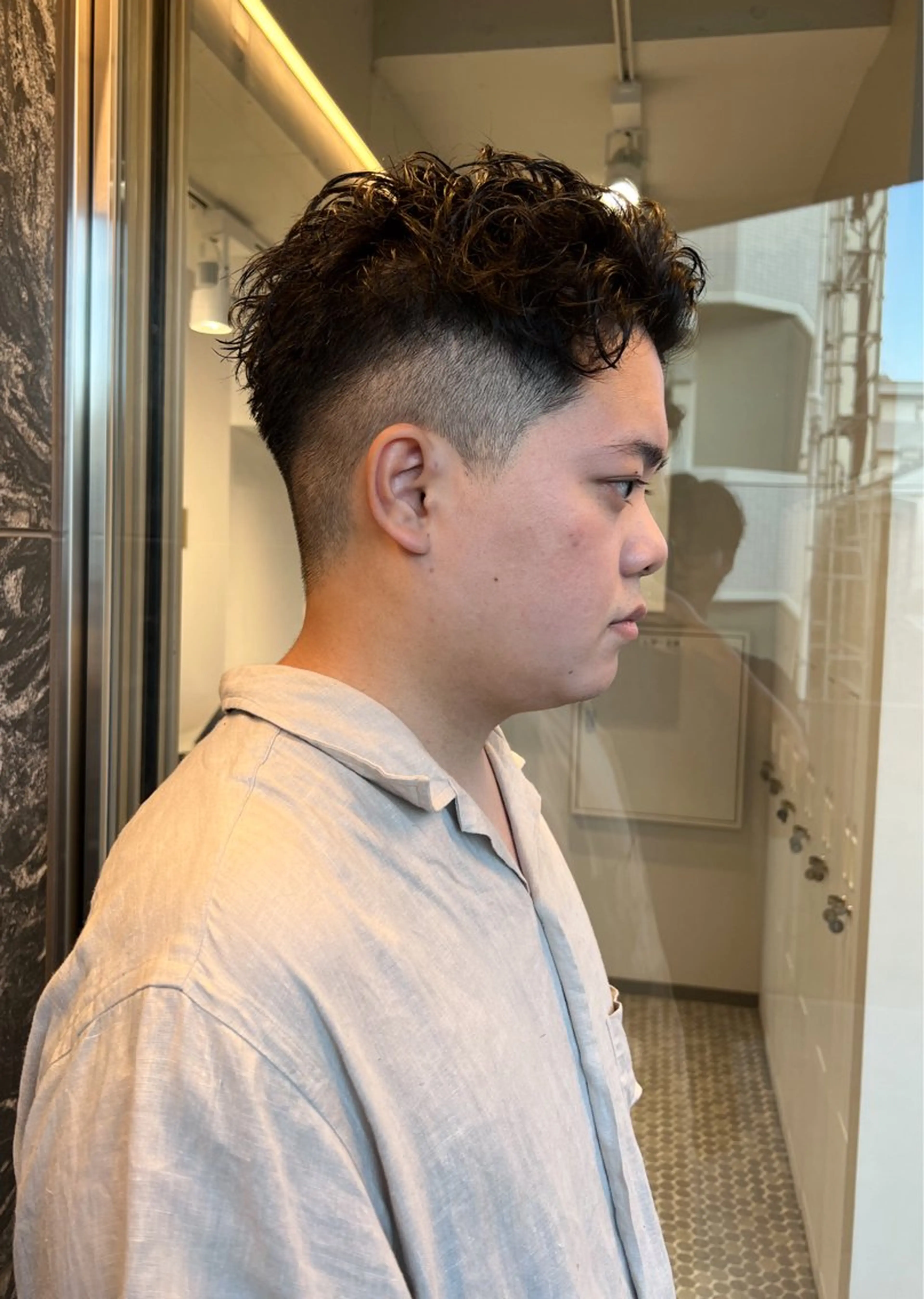 ショート メンズ フェードカット くせ毛 ショートヘア 樋野 亮のヘアスタイル