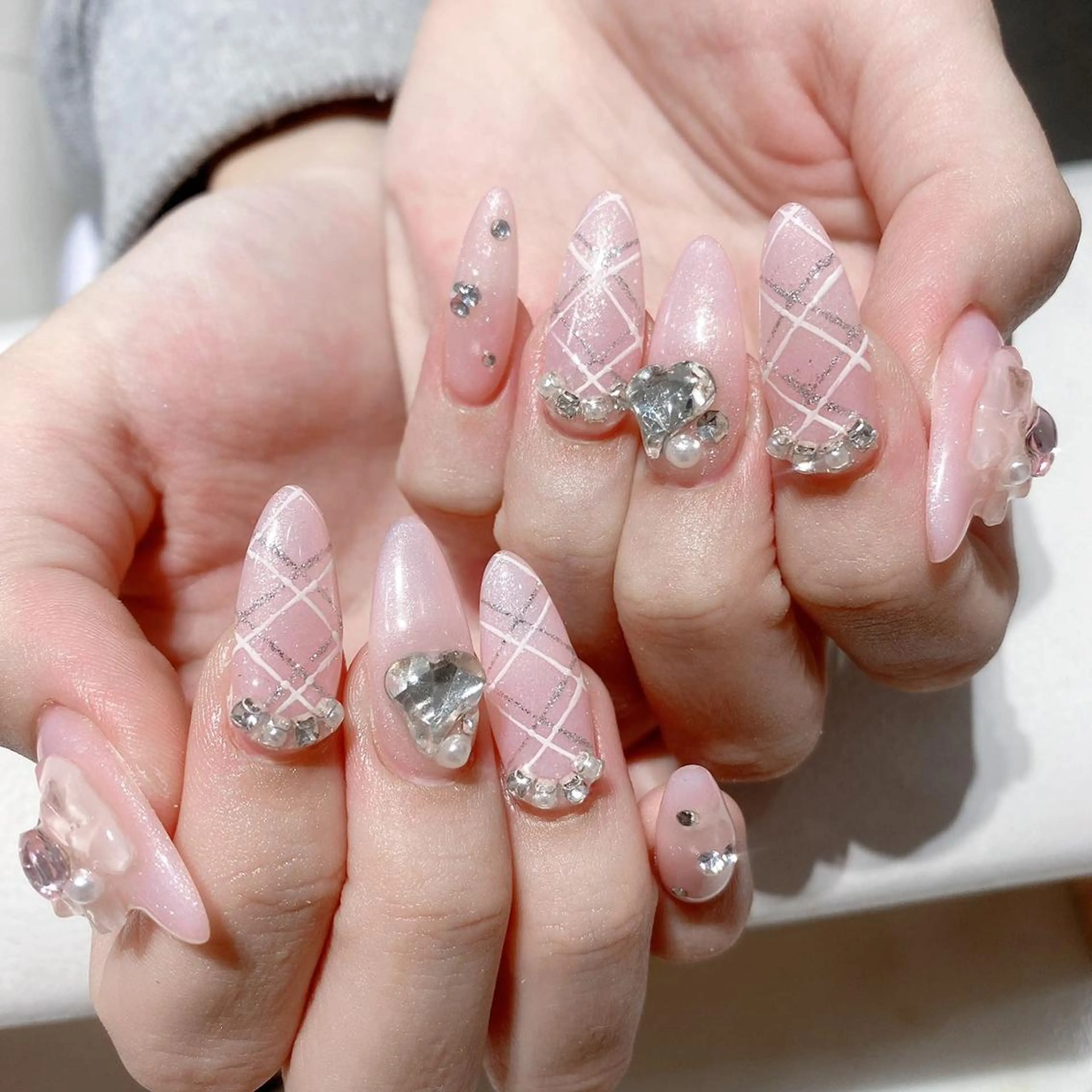 ネイル アートネイル 長さ出し ネイルチップ Queens みなみのネイルデザイン