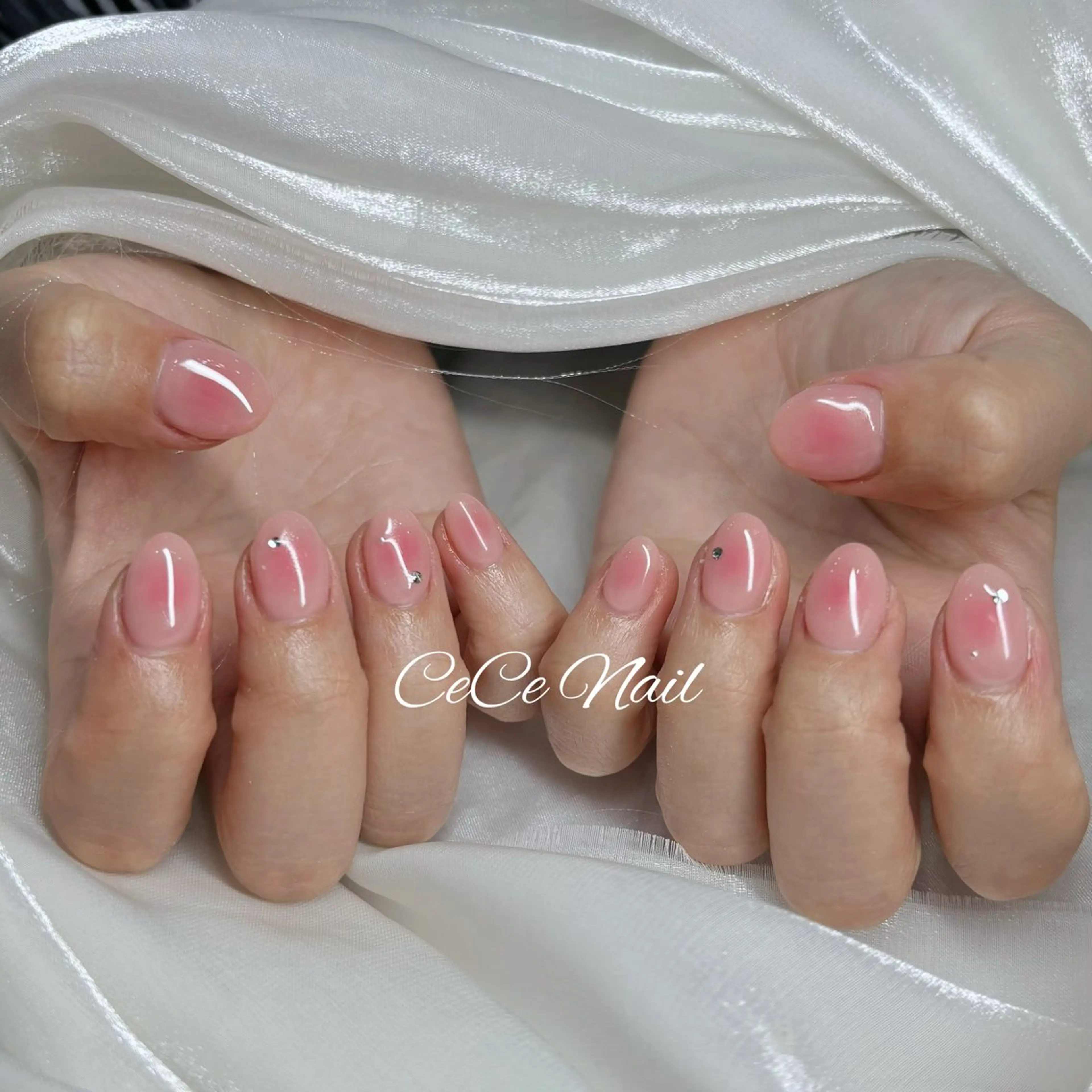 ネイル ハンドネイル CeCe Garden所属・CeCeGarden ✨️キラキラワンホンのネイルデザイン