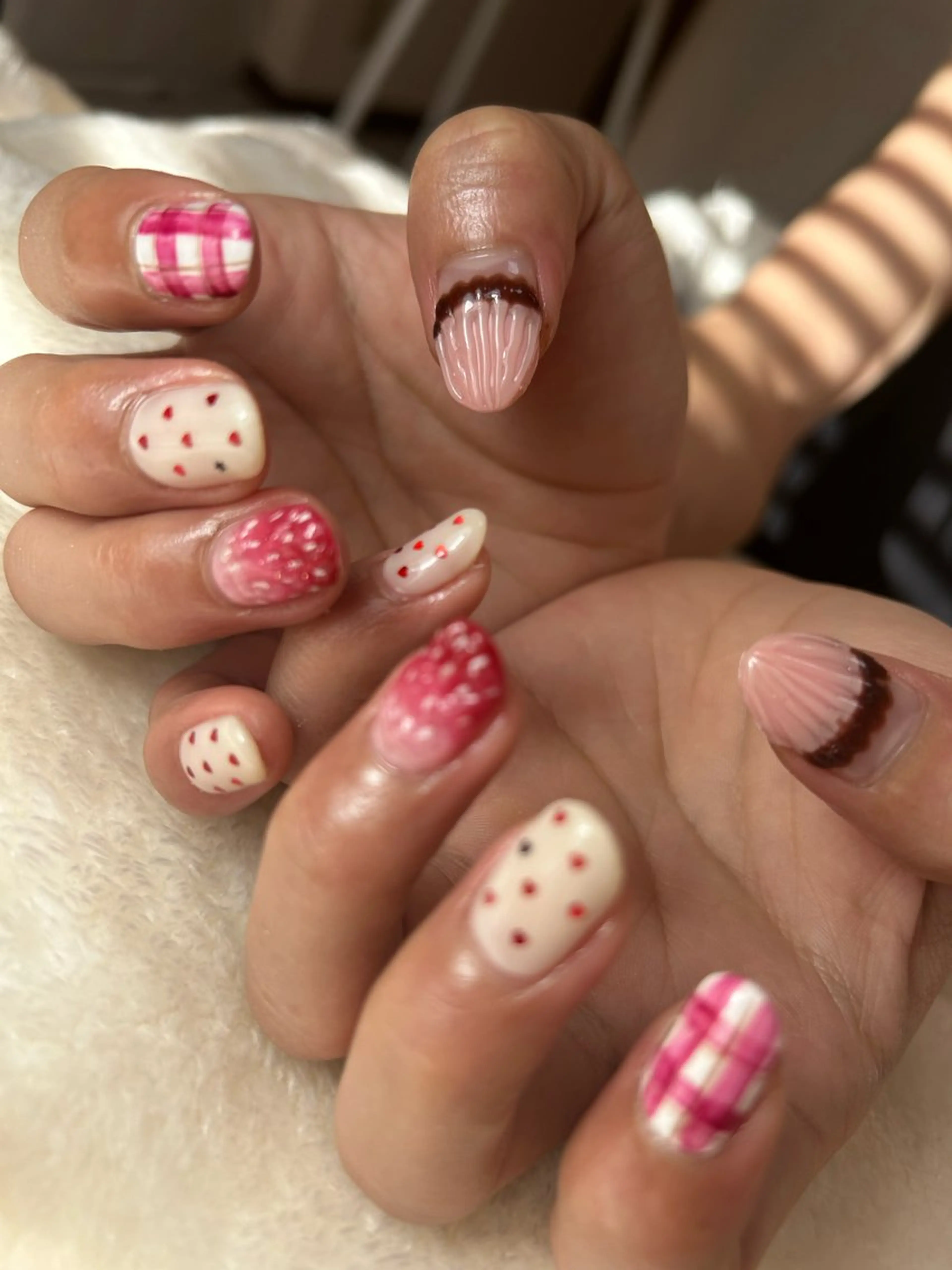 ネイル バレンタイン ハンドネイル COR.(ｺﾙ)所属・COR. ｺﾙのネイルデザイン