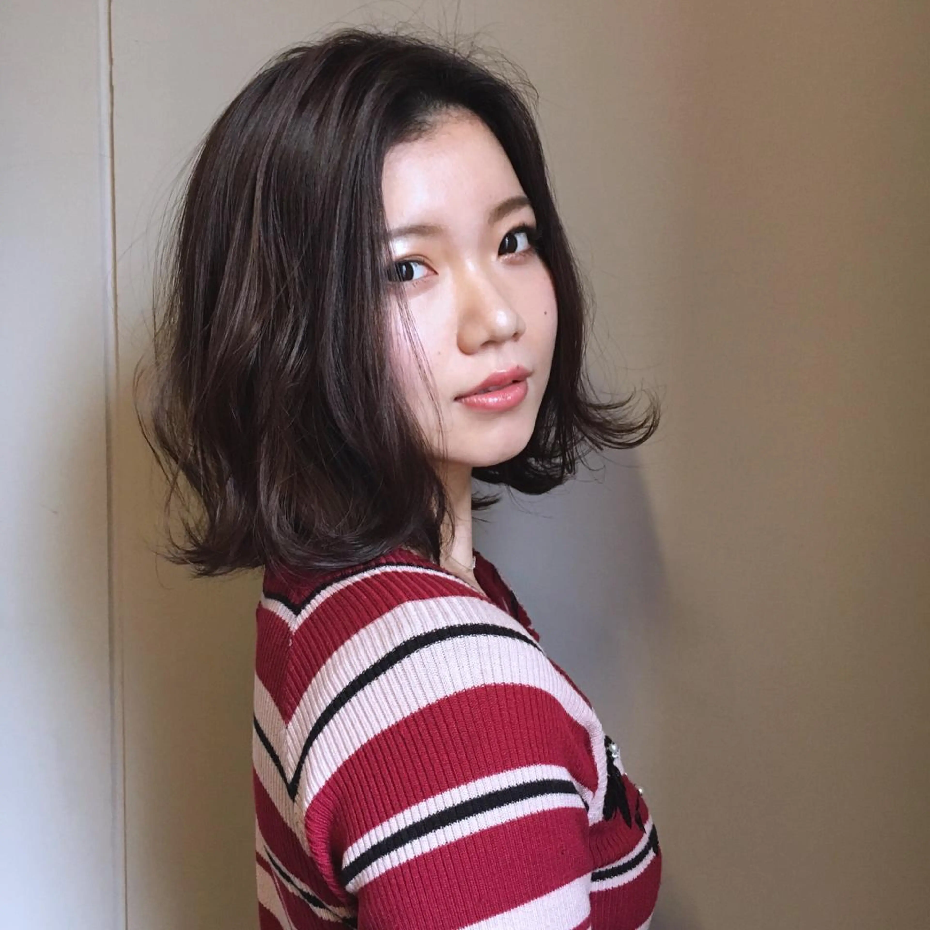 ミディアム カラー ブラウンカラー パープルカラー パープルブラウン 上川 美幸のヘアスタイル