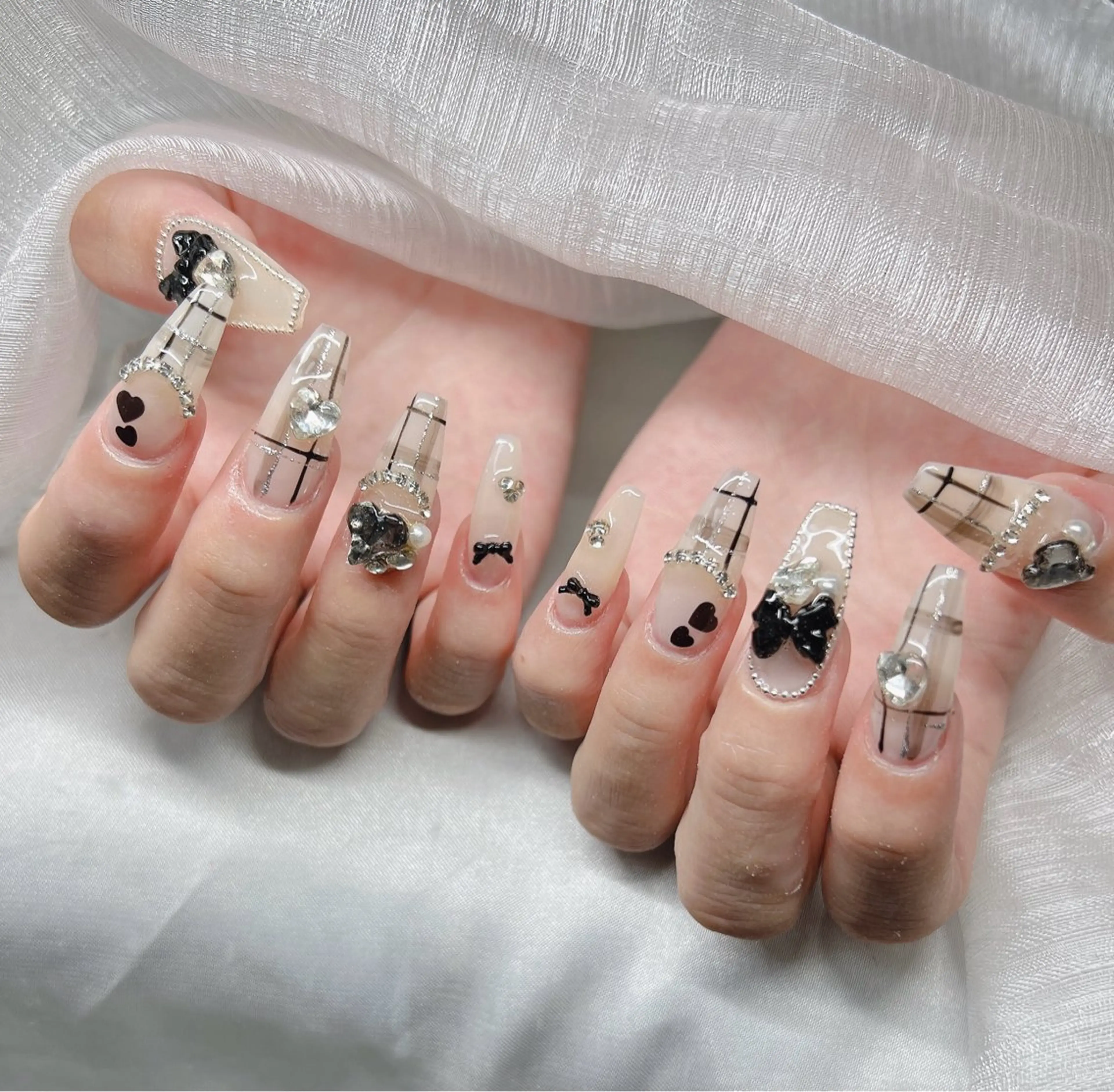 ネイル 長さ出し グラデーション 卒業式 キラキラネイル マグネットネイル ハンドネイル Lee Nailsのネイルデザイン