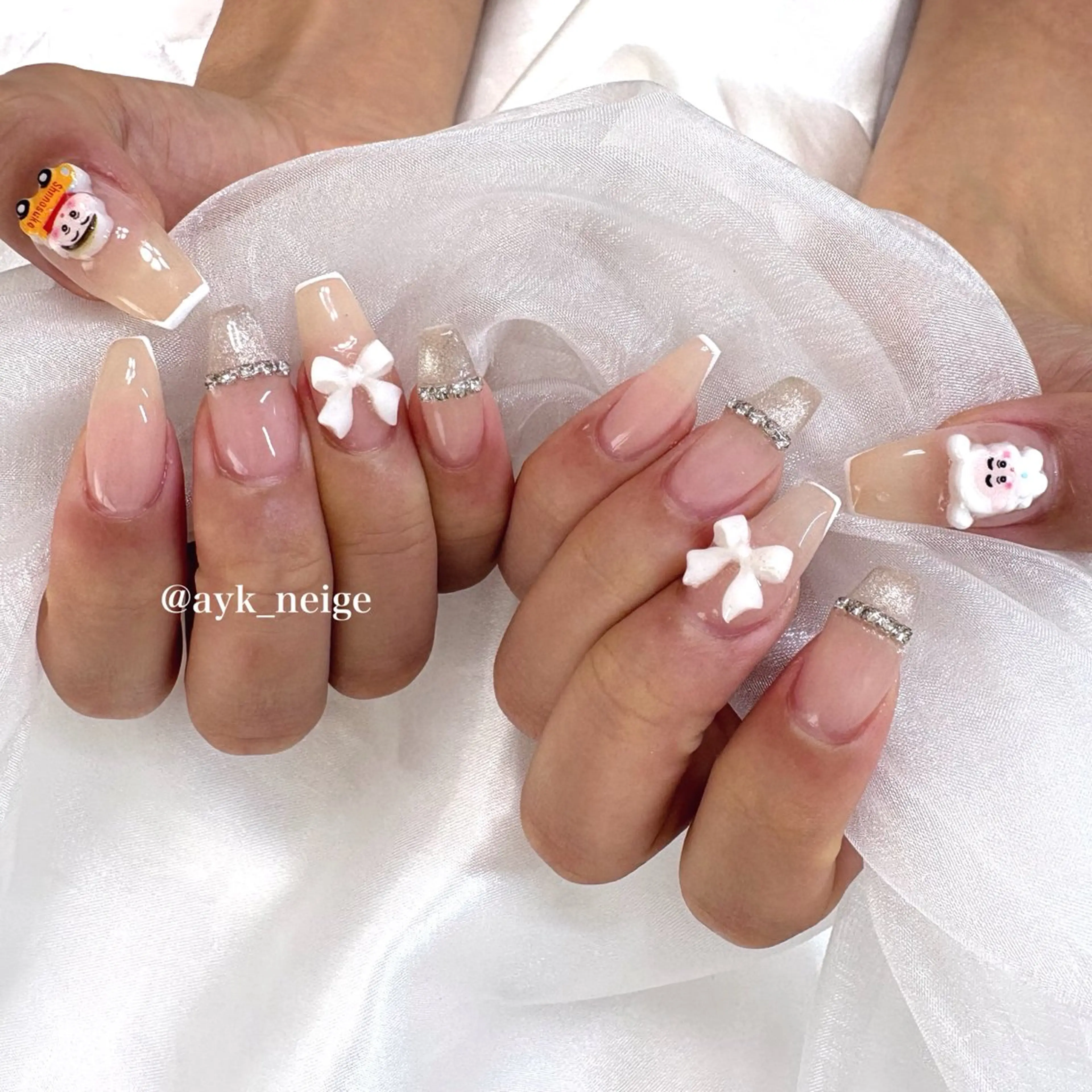 ネイル フットネイル キラキラネイル 韓国ネイル リボン シンプルネイル n'eige nail所属・大谷 綾香のネイルデザイン