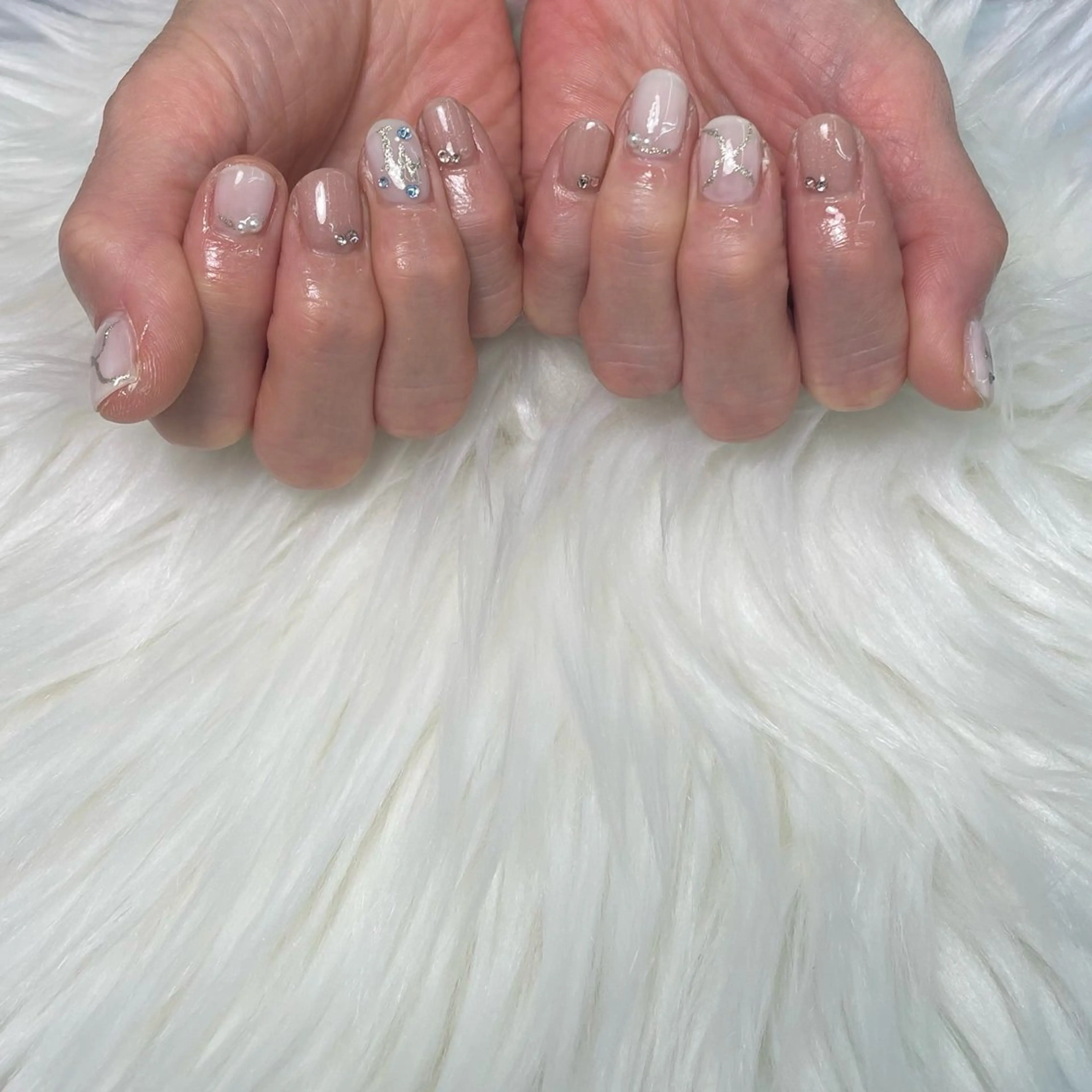 ネイル アートネイル 入学式 卒業式 オフィスネイル ストーンネイル ハンドネイル Queen Stella所属・Quee Stllaのネイルデザイン