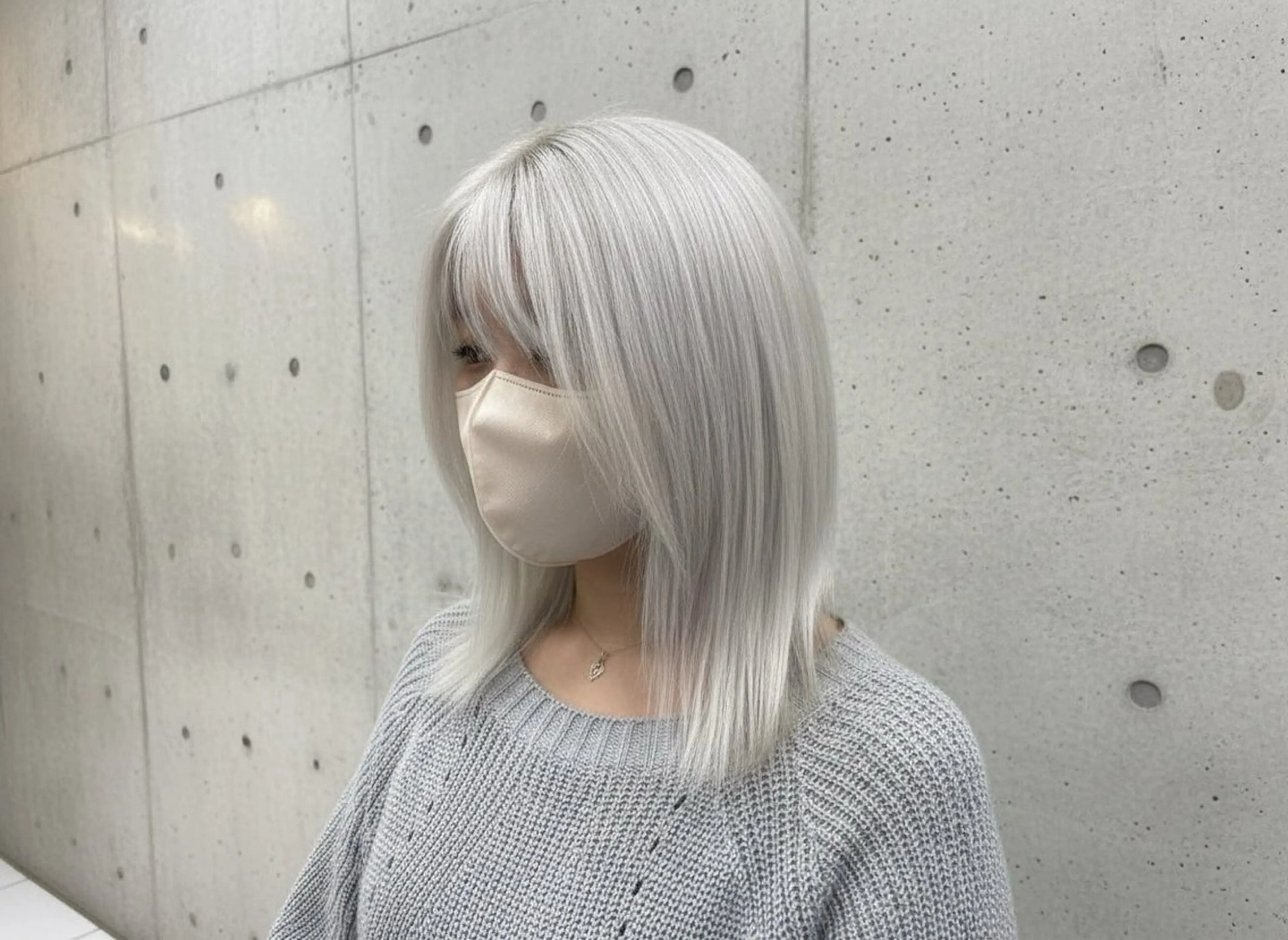 ミディアム カラー ヘアカラー ホワイト系はお任せ /ブリーチ/店長岩崎のヘアスタイル