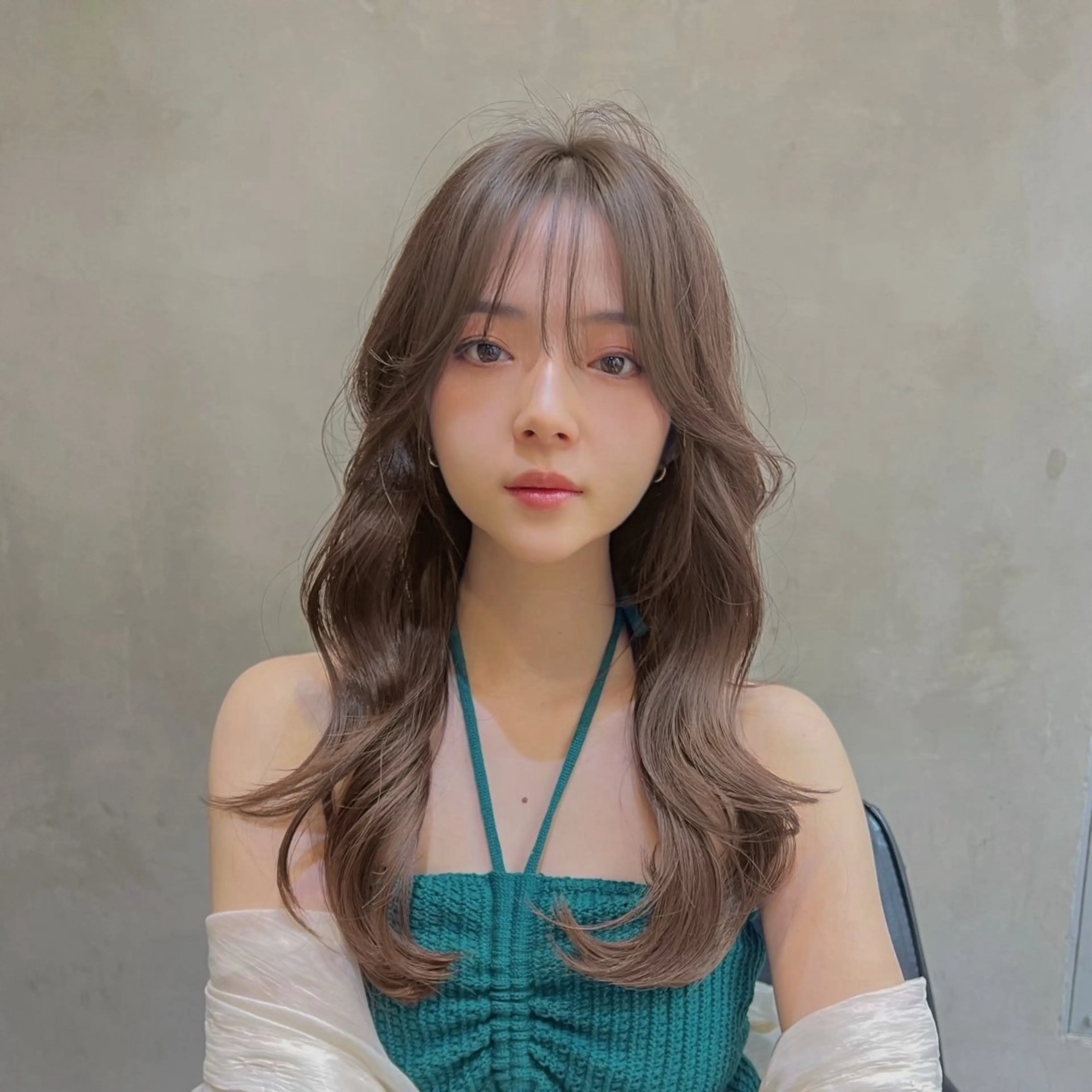 ロング カラー グレージュ レイヤーカット ロング ⚜️ブリーチ× 透明感✨Hayatoのヘアスタイル