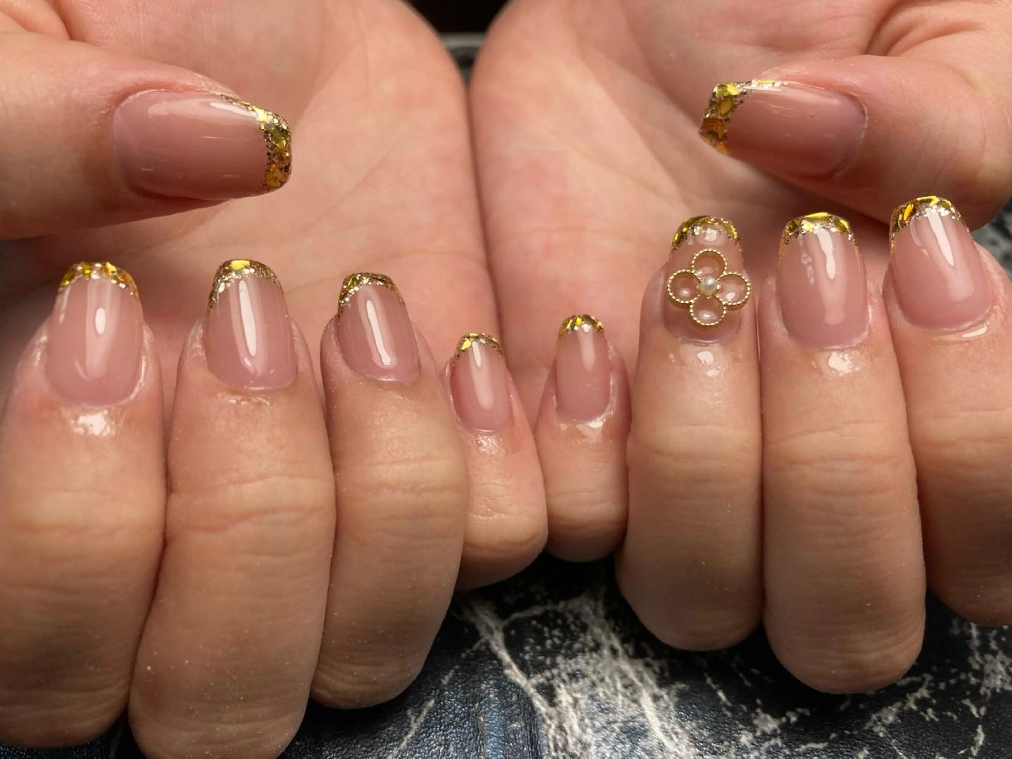 ショート ネイル ハンドネイル フットネイル ✴︎ Delightのネイルデザイン